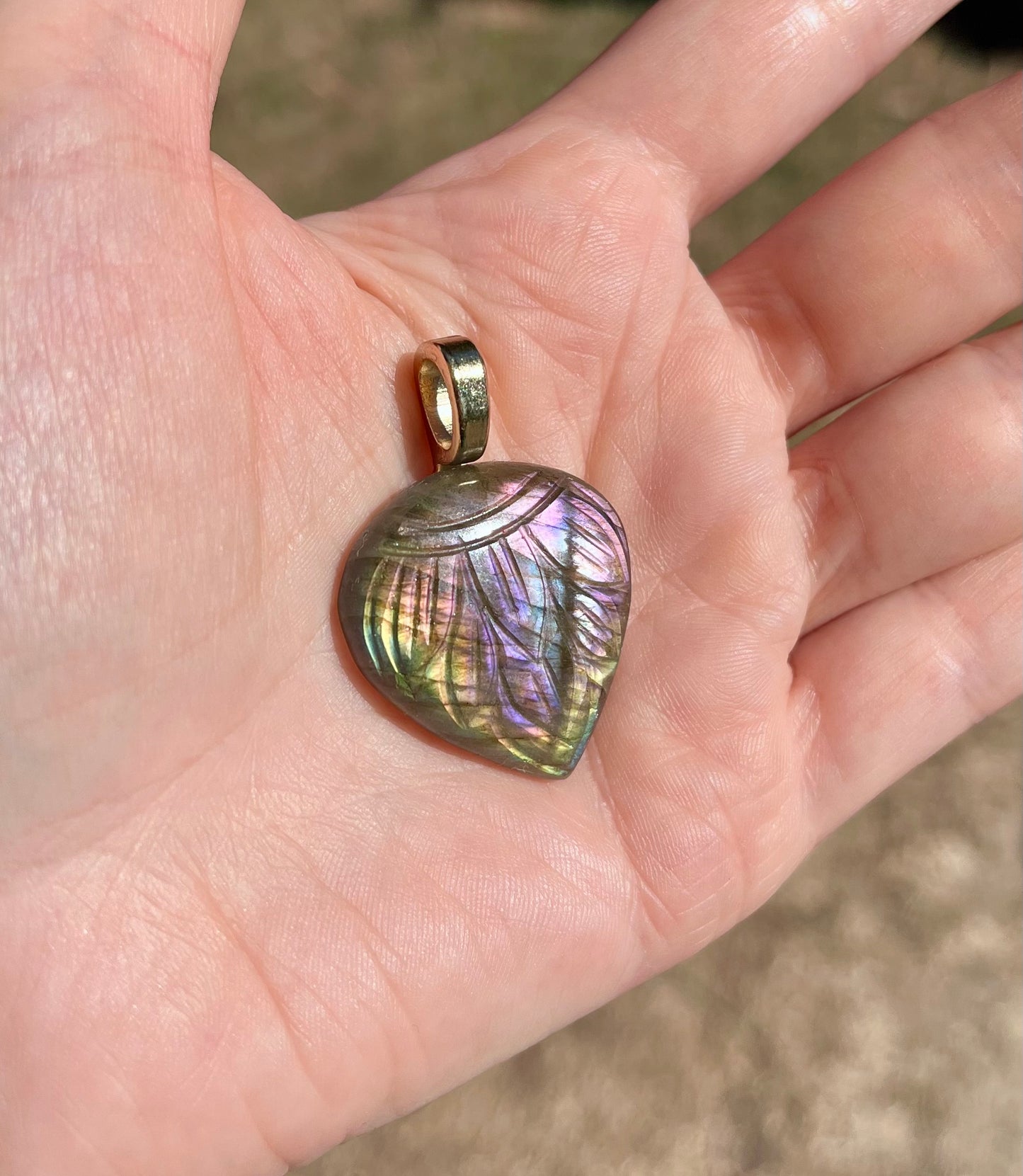 Pendentif amulette Labradorite