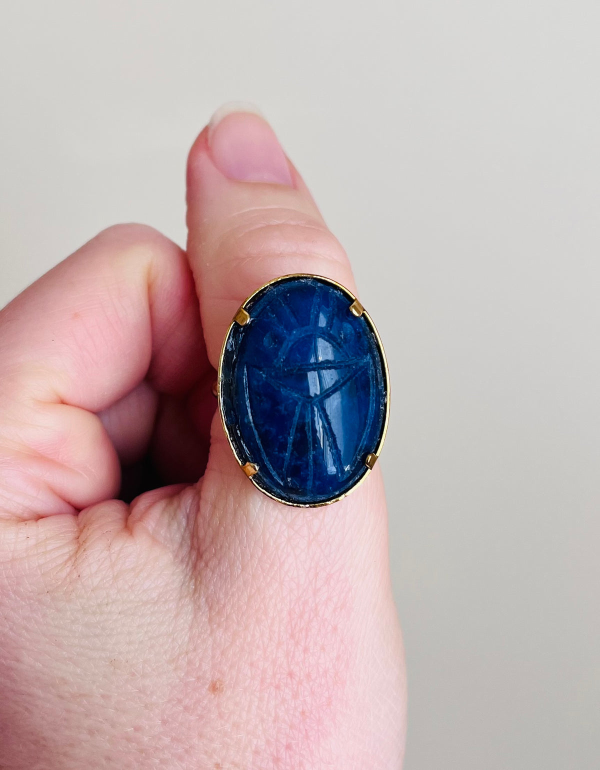 Bague amulette scarabée Lapis-lazuli