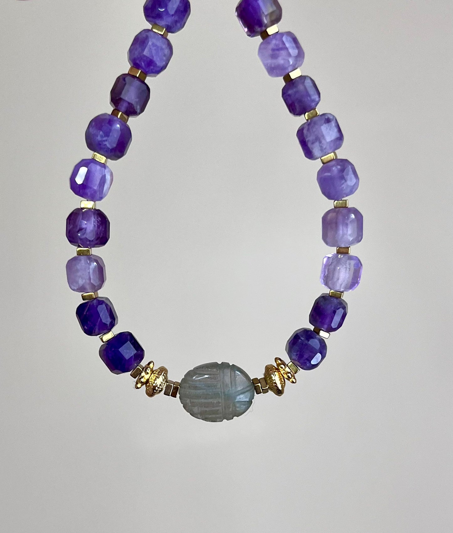 Bracelet talisman scarabée Labradorite et Améthyste