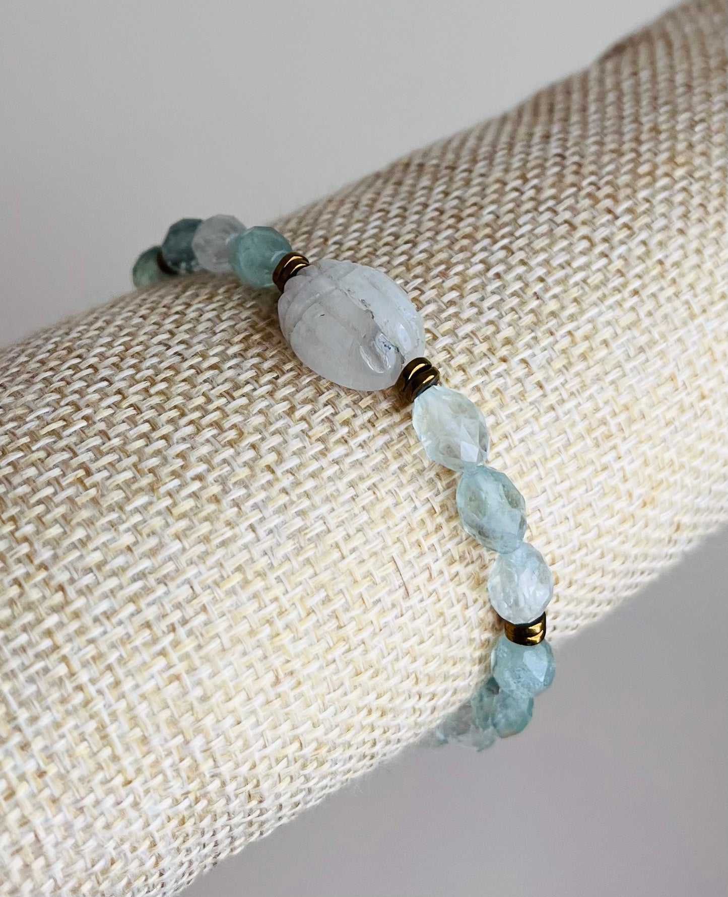 Bracelet amulette scarabée Pierre de Lune et Fluorite