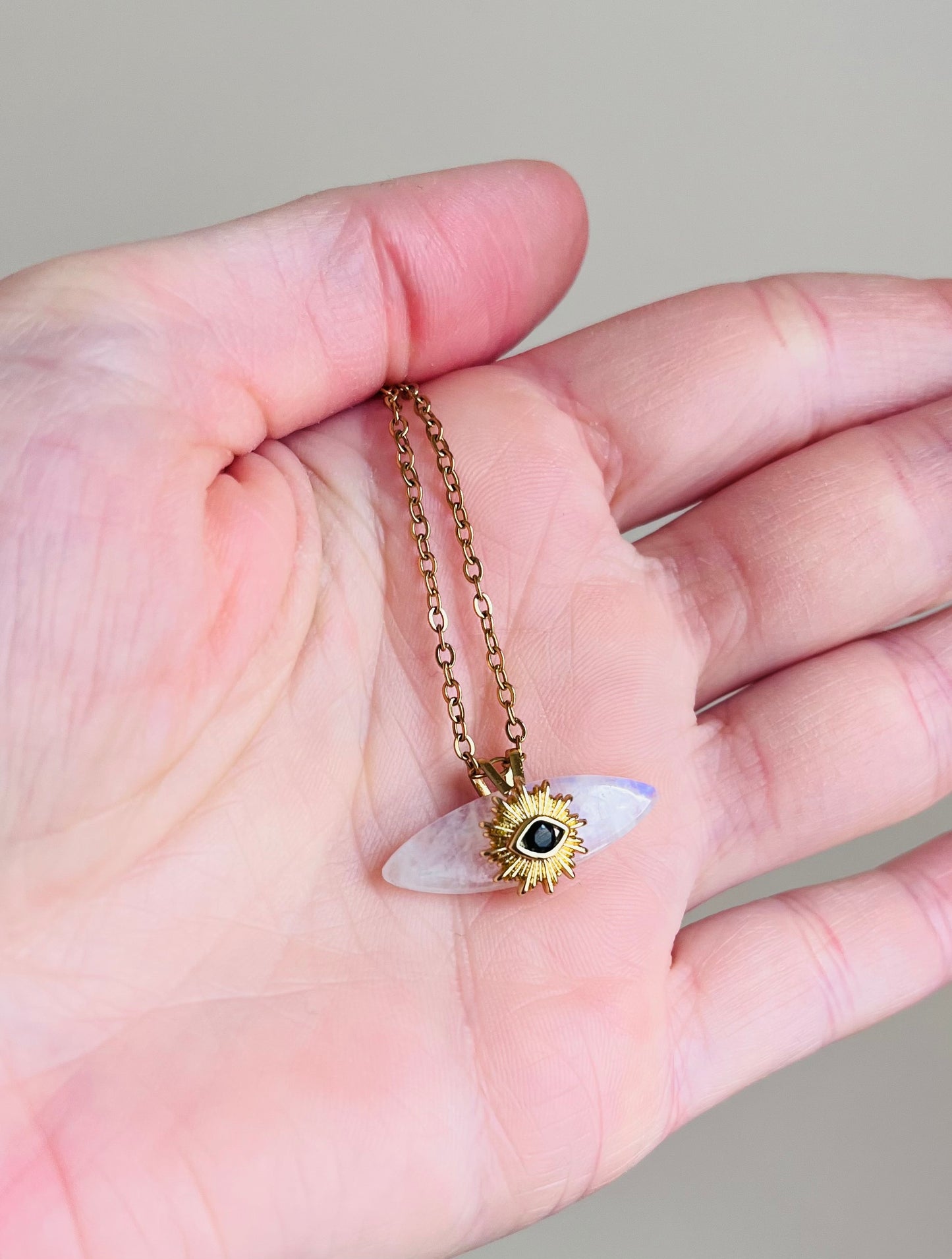 Collier talisman œil protecteur Pierre de Lune