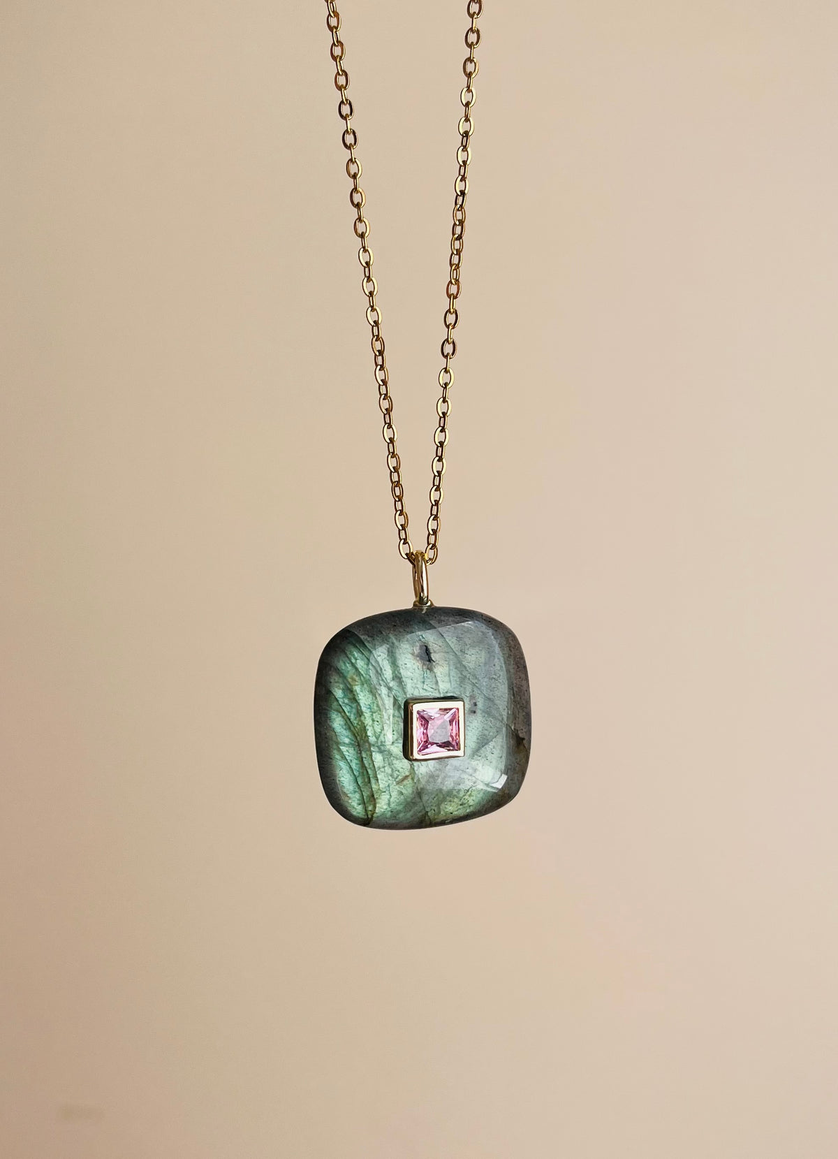 Sautoir amulette Labradorite