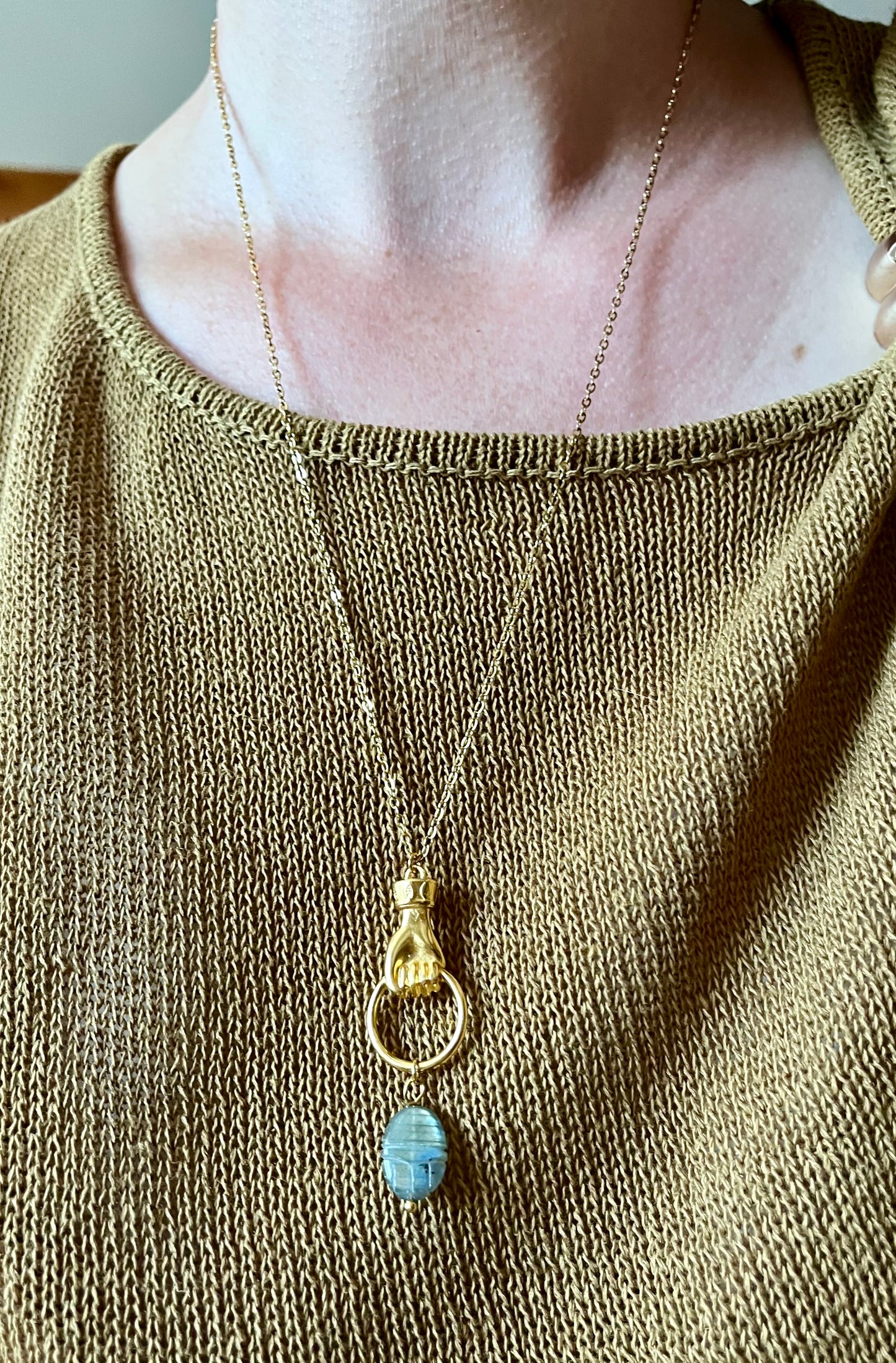 Collier sautoir talisman scarabée Labradorite