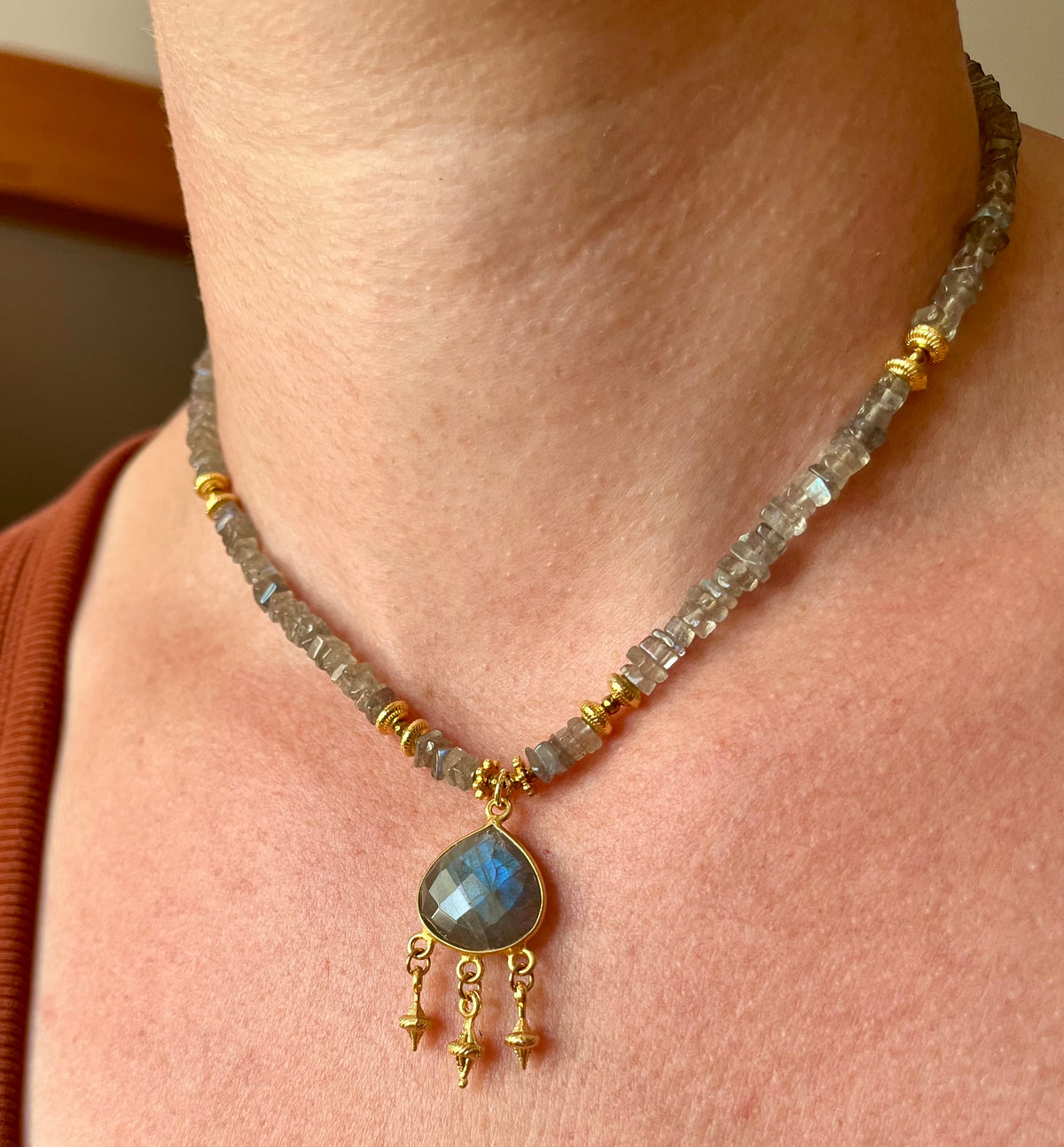 Collier grigri Labradorite
