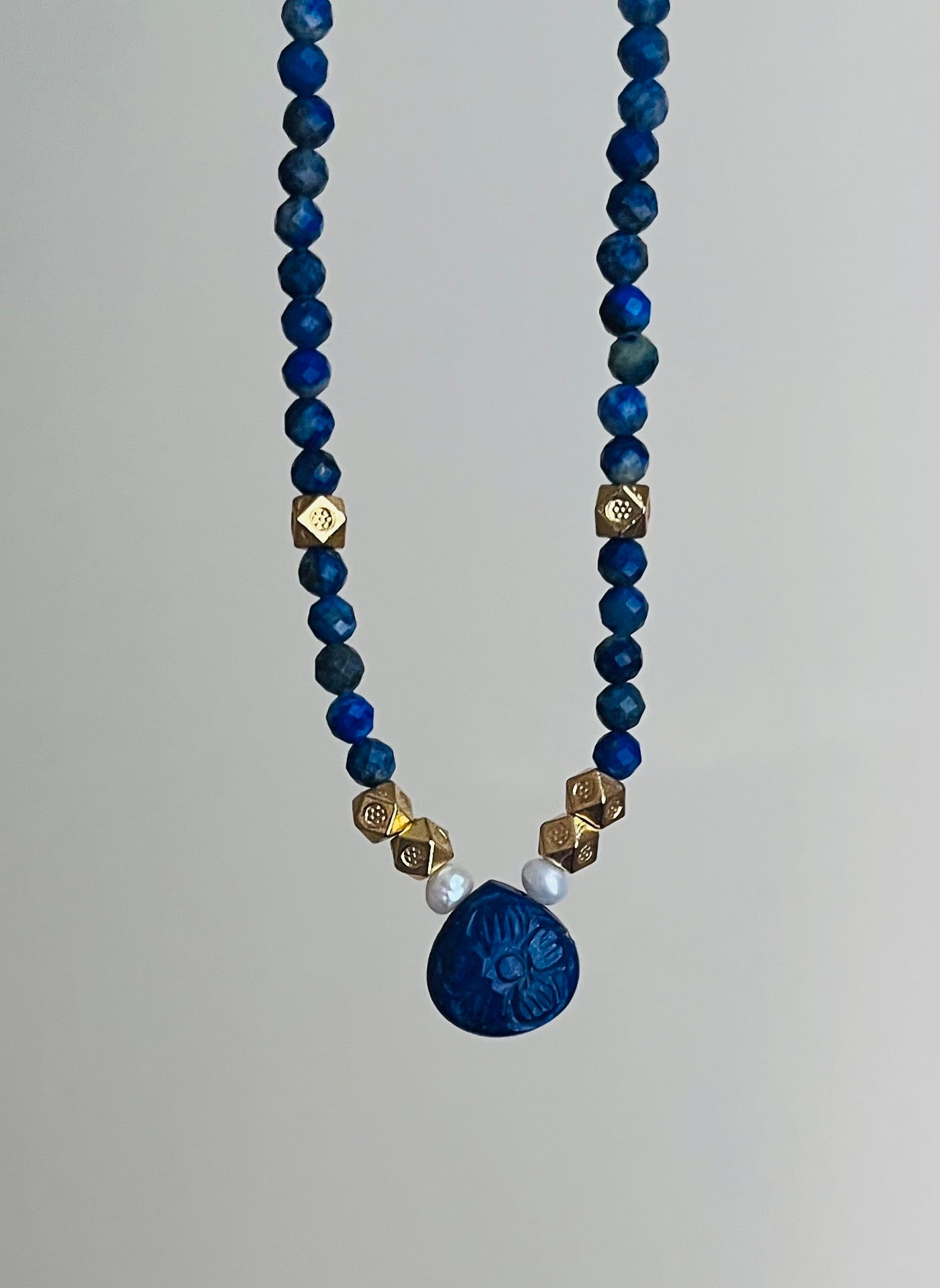 Collier talisman Lapis-lazuli