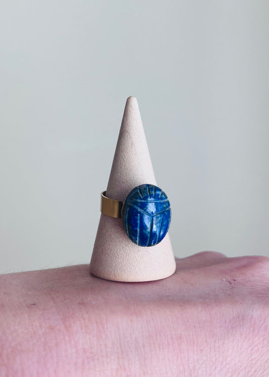 Bague talisman scarabée Lapis-lazuli porte bonheur