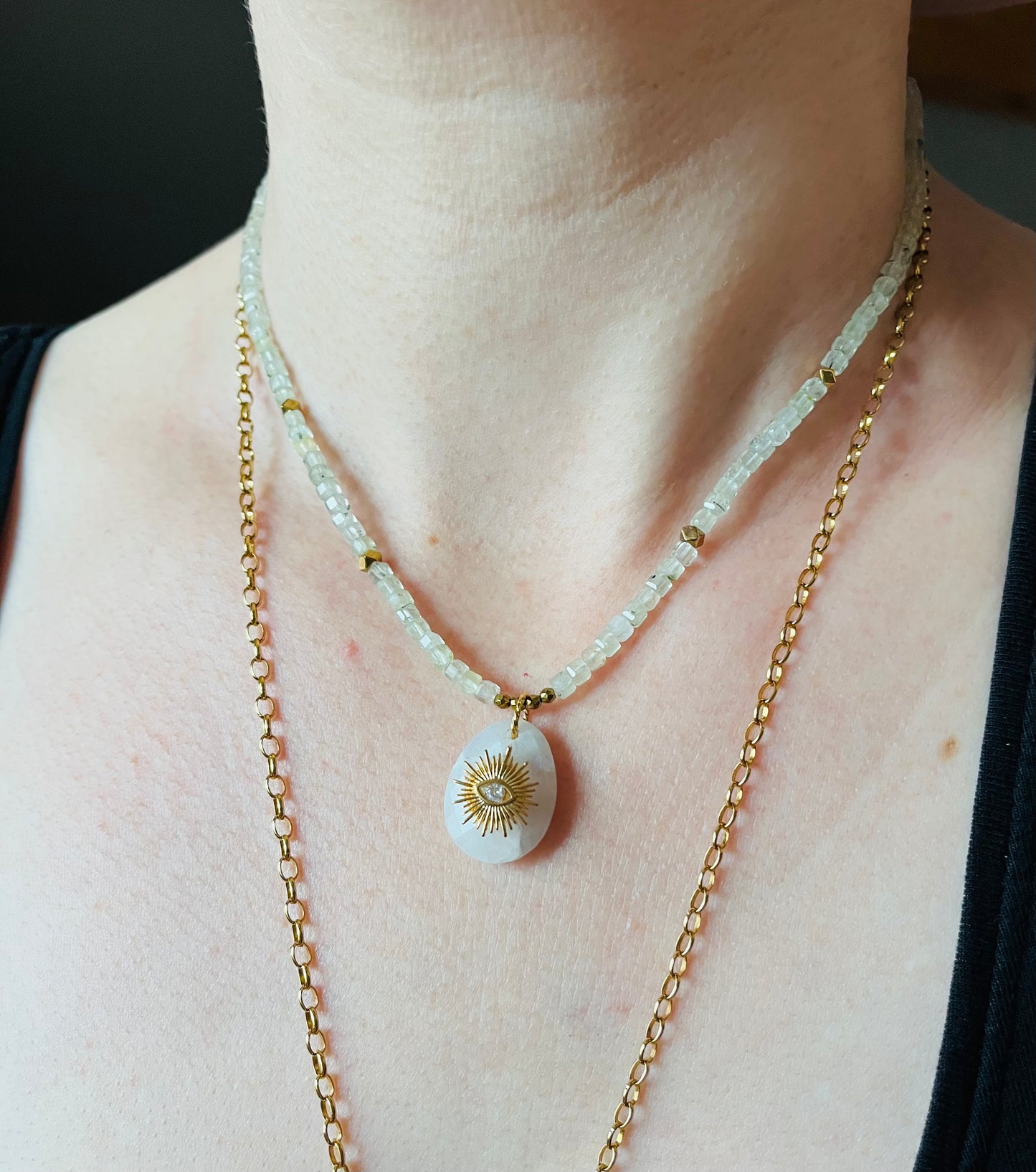 Collier talisman Prehnite et Pierre de Lune - Bienveillance, joie