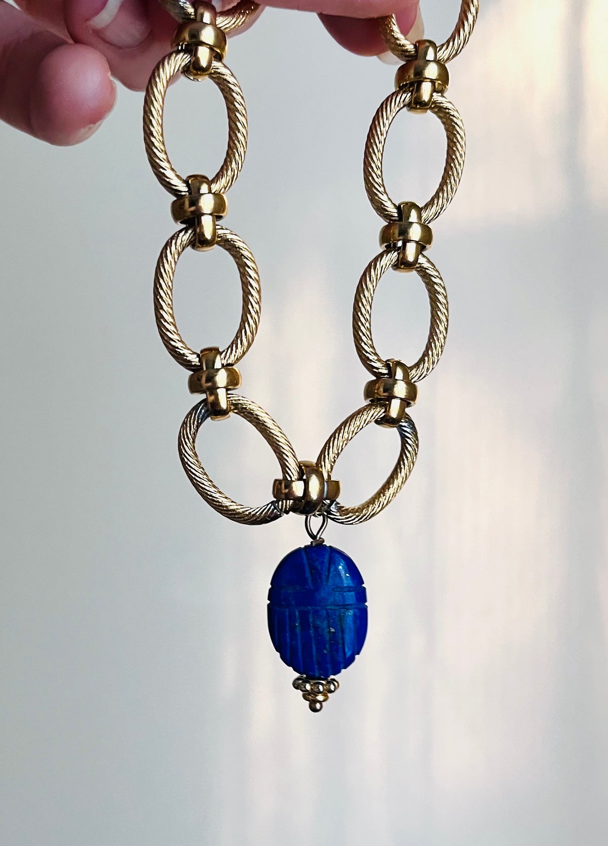 Bracelet amulette scarabée Lapis-lazuli