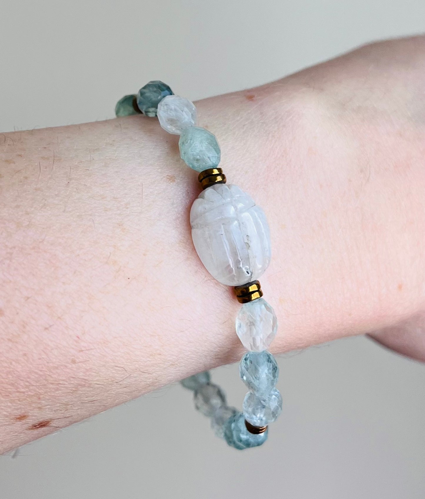 Bracelet amulette scarabée Pierre de Lune et Fluorite