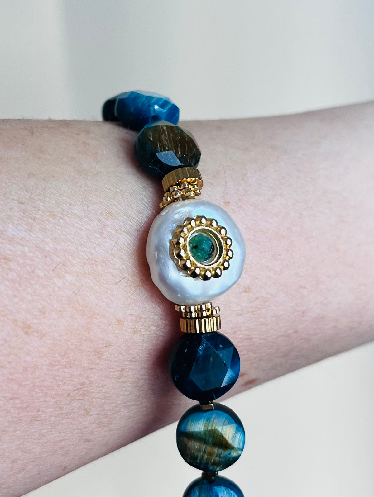Bracelet Œil de Tigre bleu et Perle d’eau douce