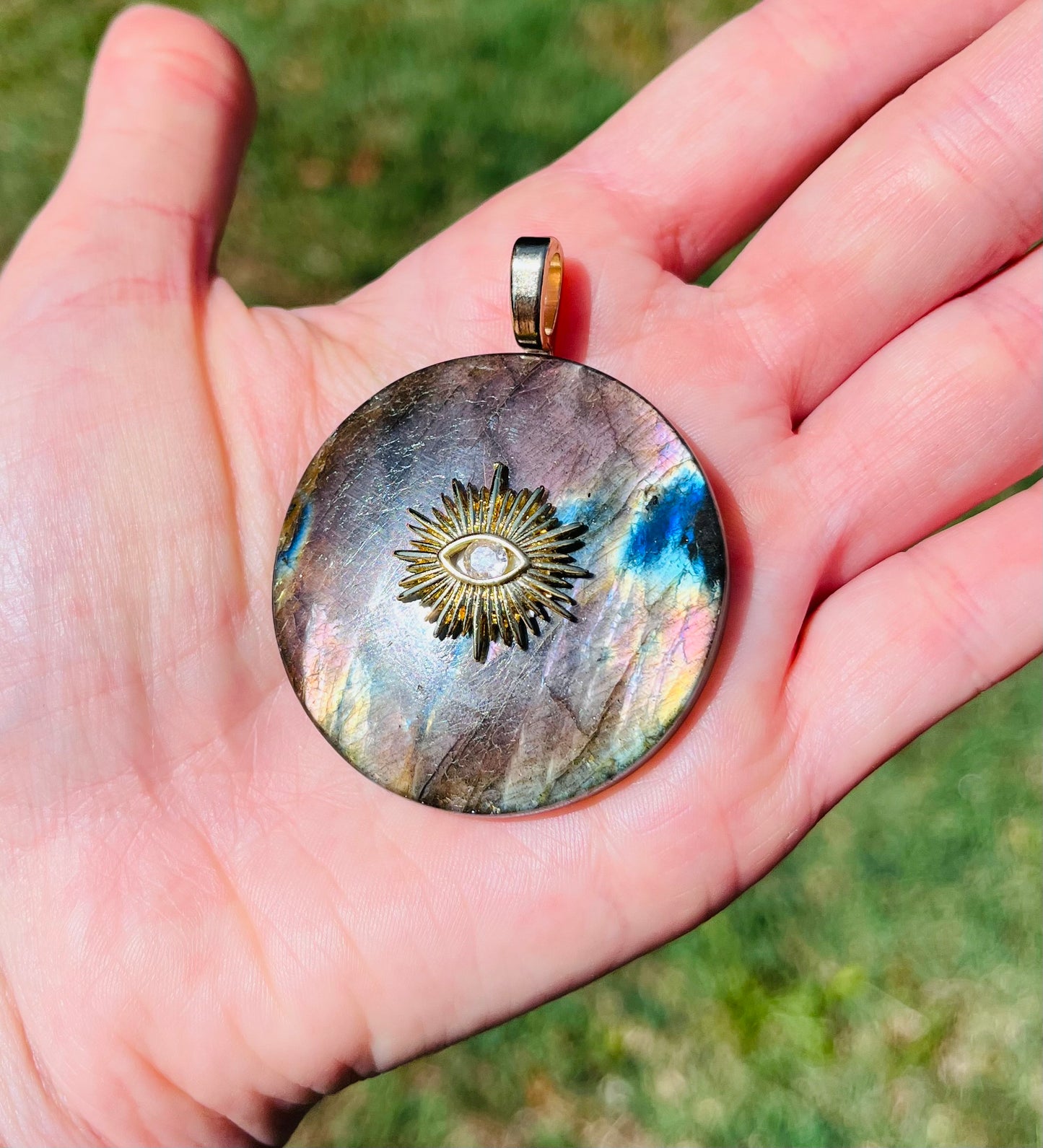 Pendentif grigri protecteur en Labradorite