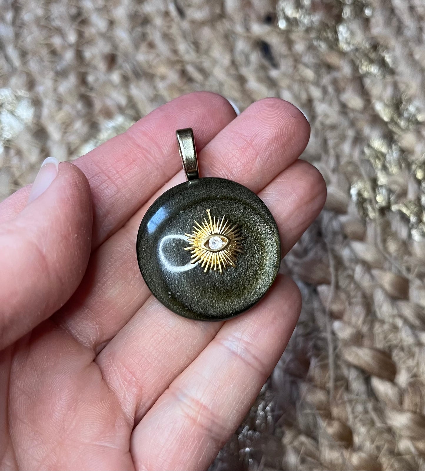 Pendentif talisman protecteur Obsidienne dorée