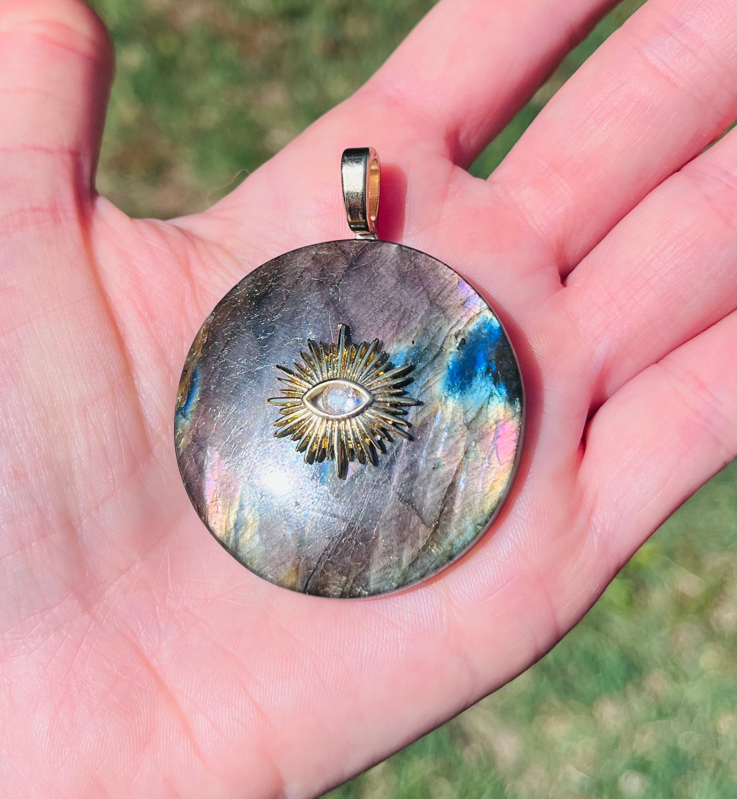 Pendentif grigri protecteur en Labradorite
