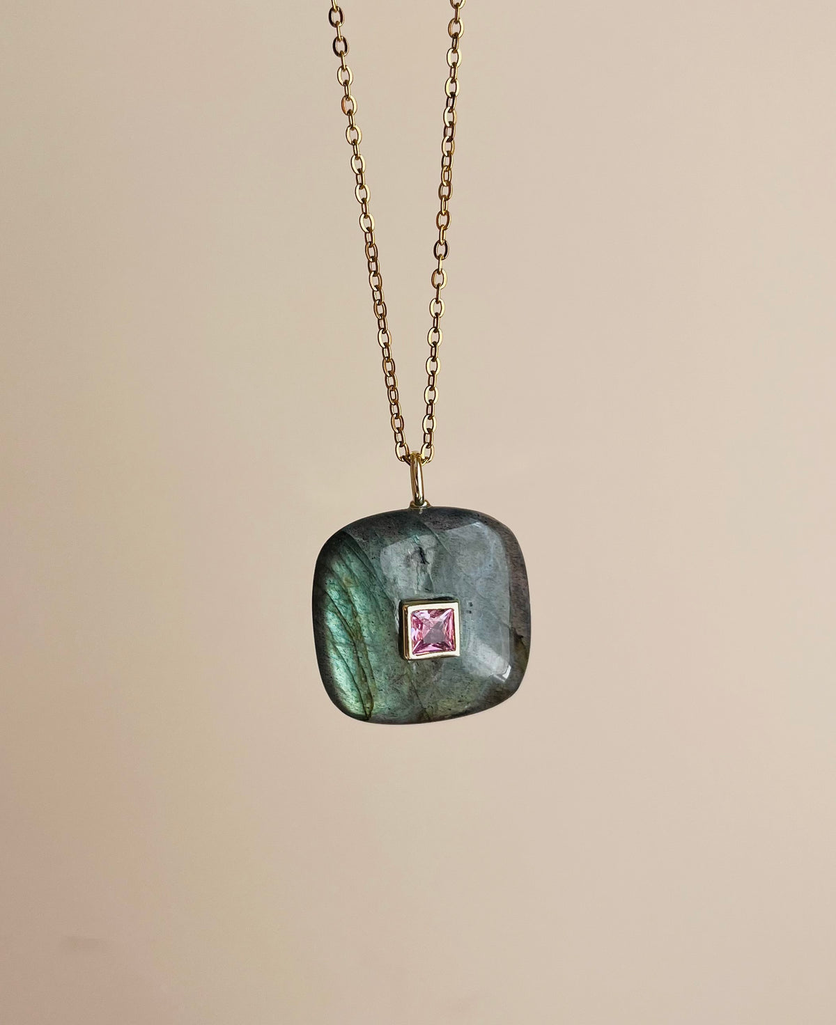 Sautoir amulette Labradorite