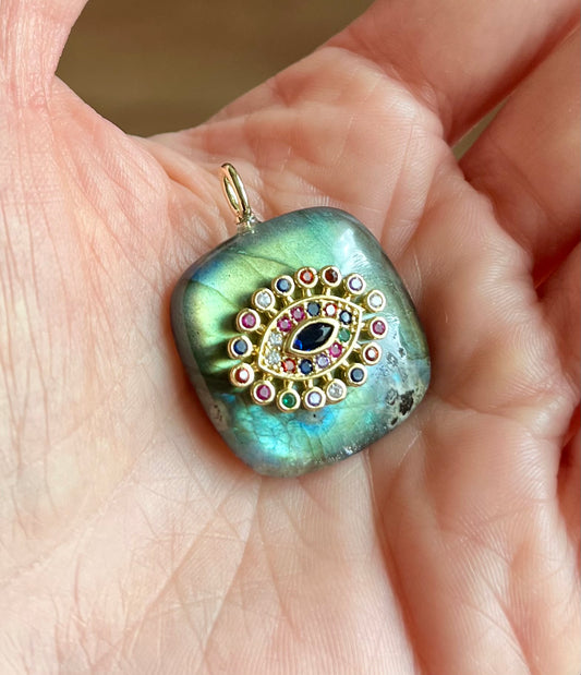 Pendentif grigri talisman Labradorite