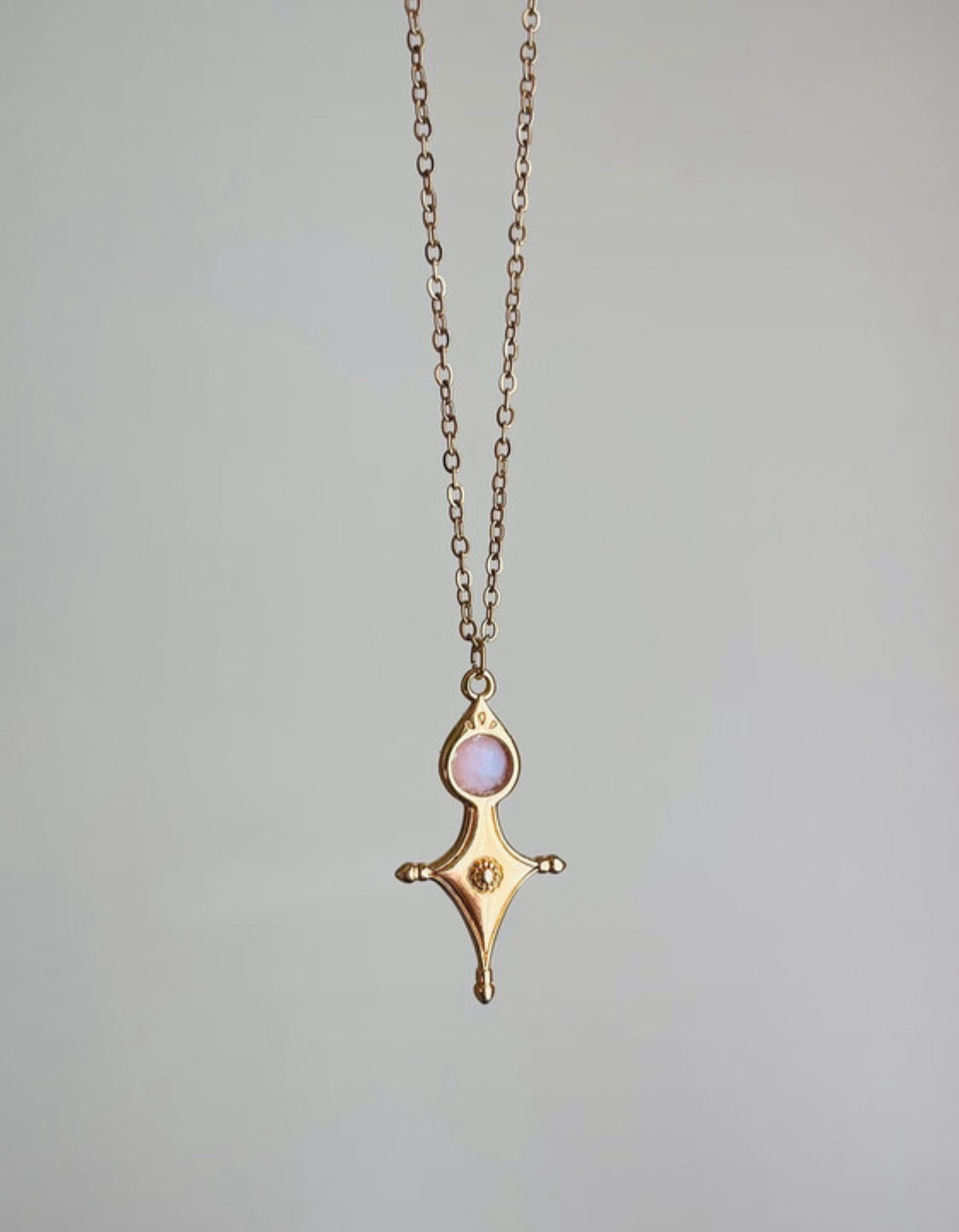 Collier talisman Croix Touareg Opale rose