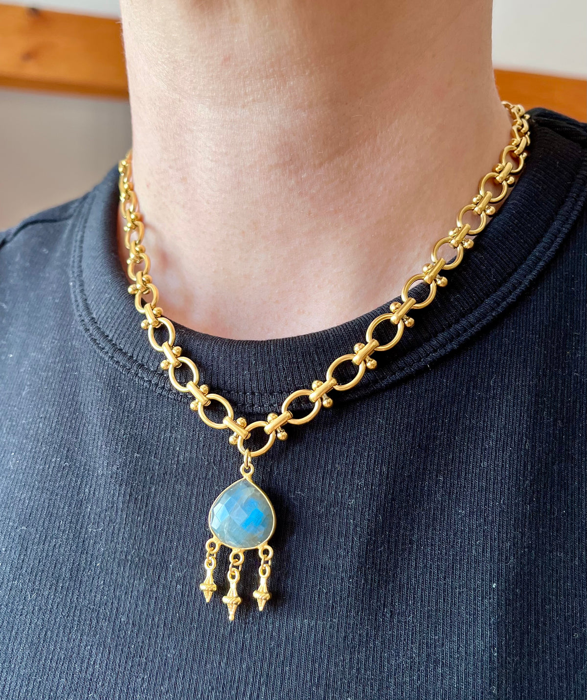 Collier grigri Labradorite bleue