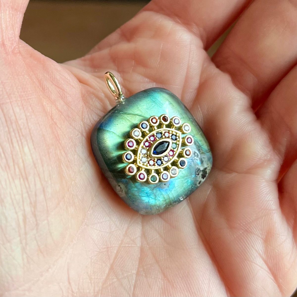 Pendentif grigri talisman Labradorite