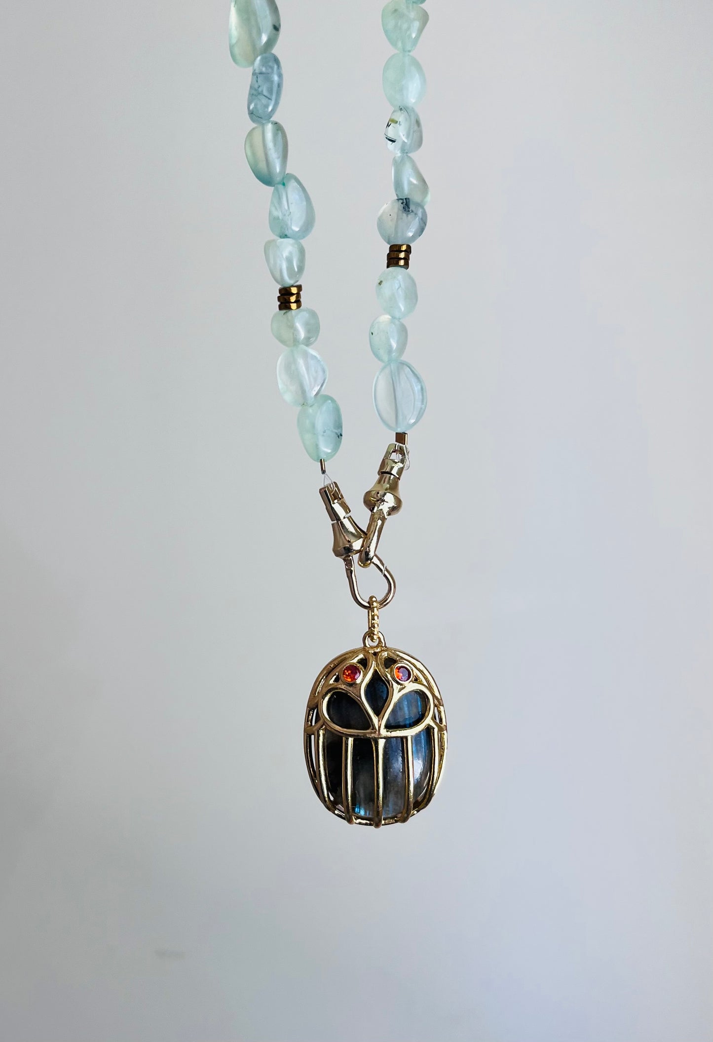 Collier Locket Talisman scarabée Labradorite