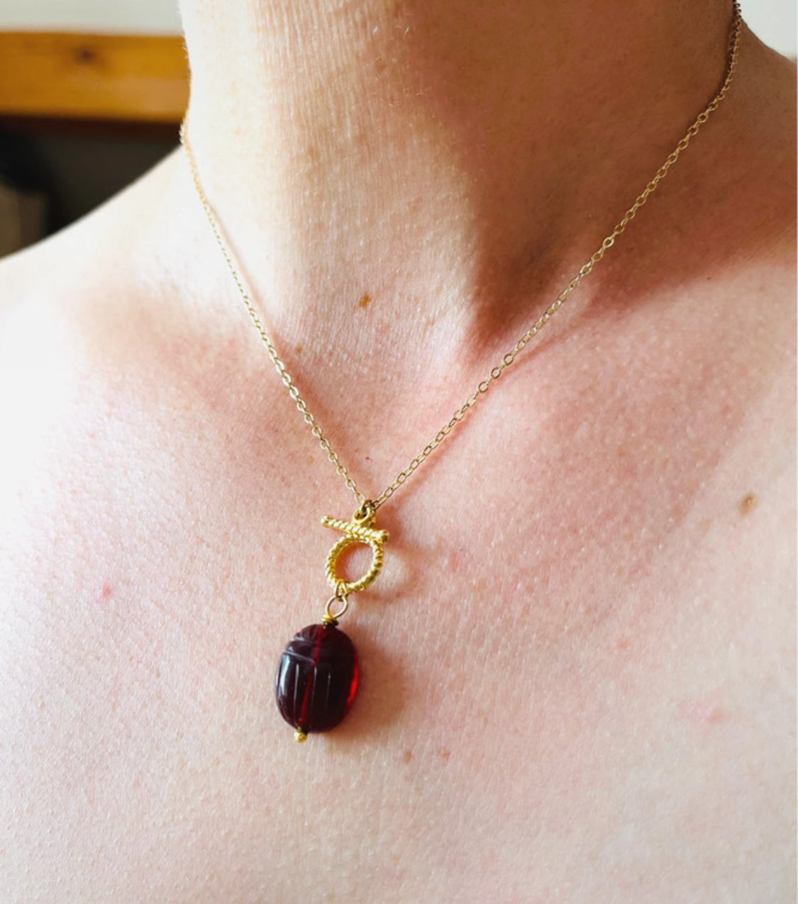 Collier talisman scarabée Grenat