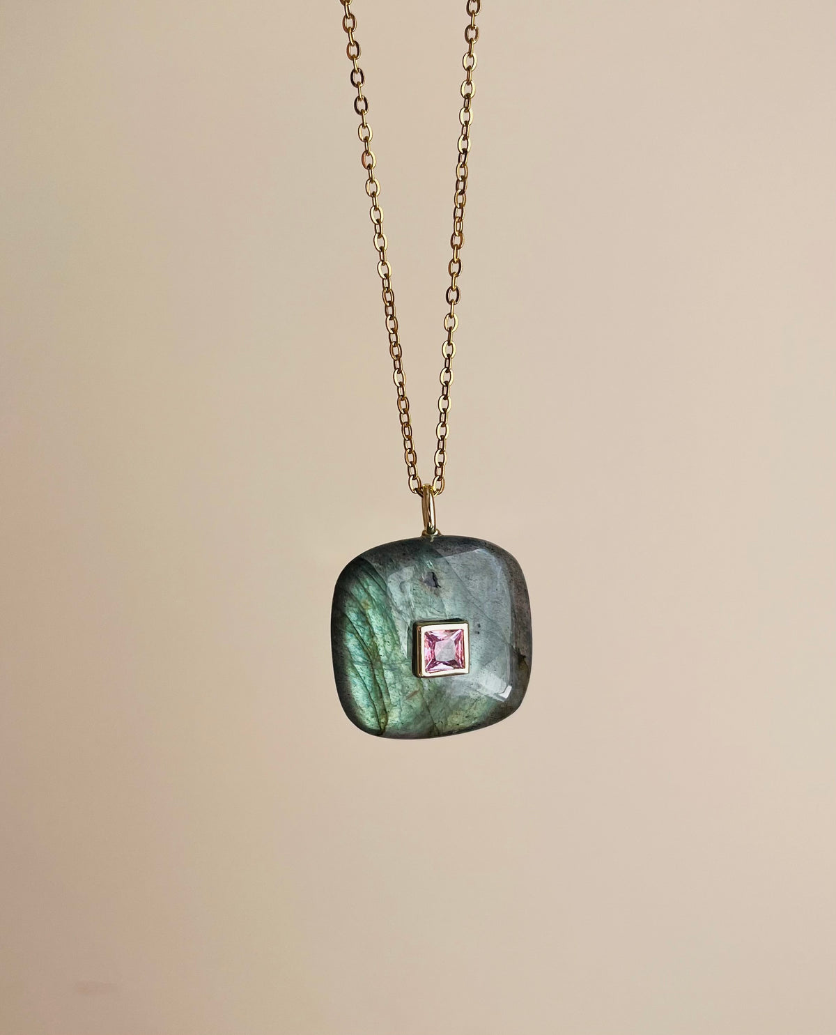 Sautoir amulette Labradorite