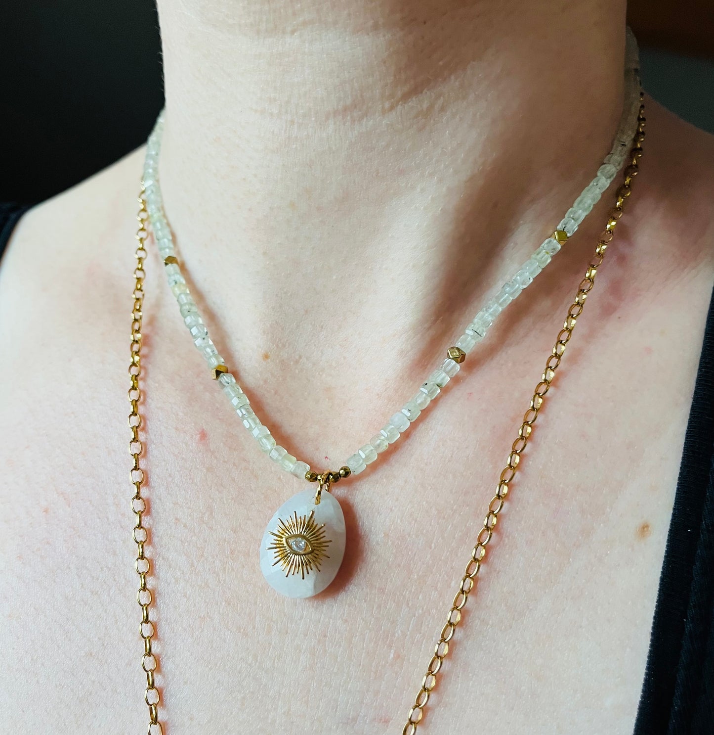 Collier talisman Prehnite et Pierre de Lune - Bienveillance, joie