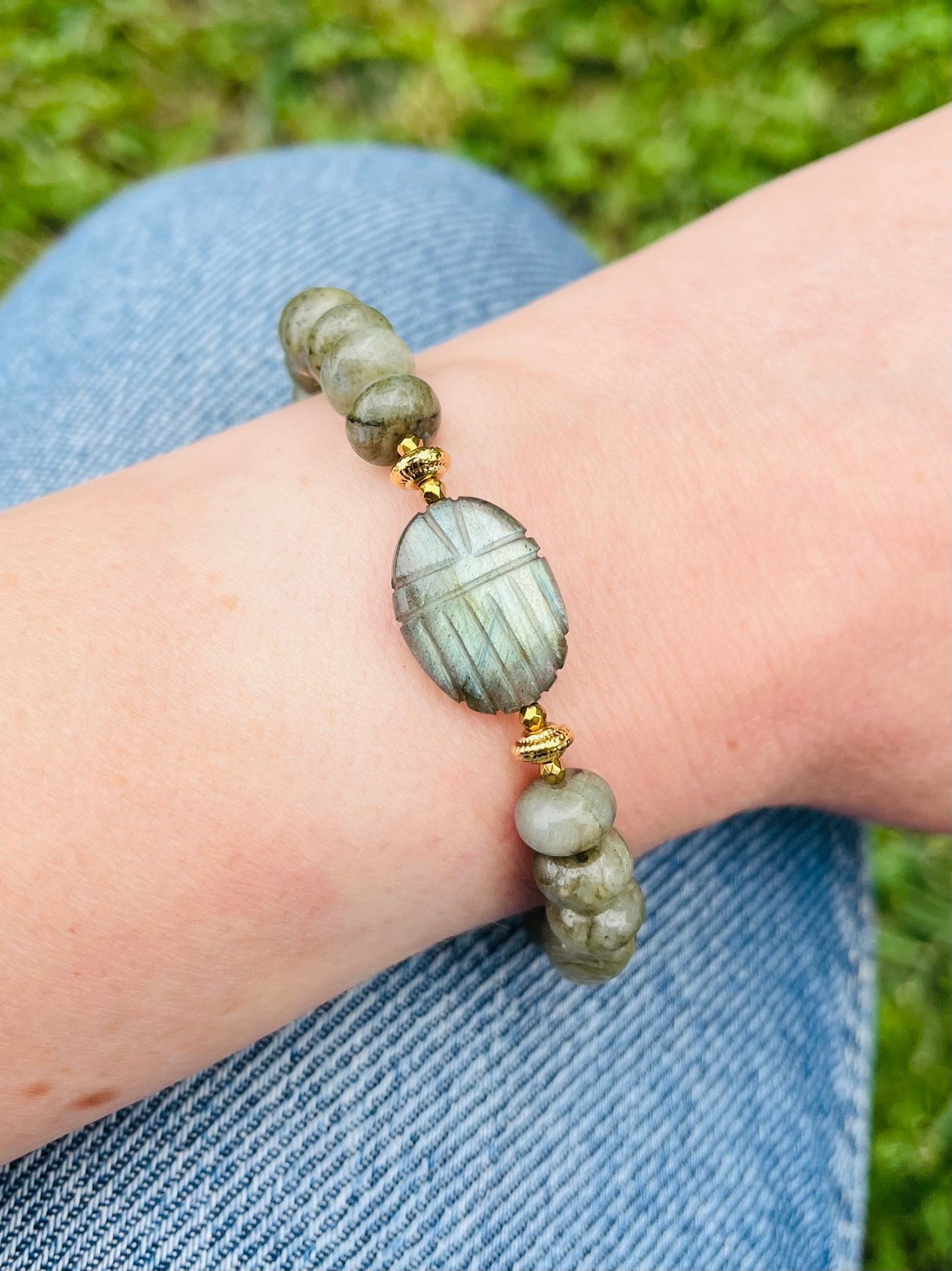 Bracelet amulette scarabée Labradorite