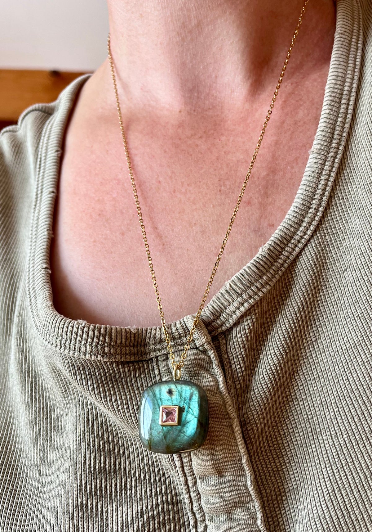 Sautoir amulette Labradorite