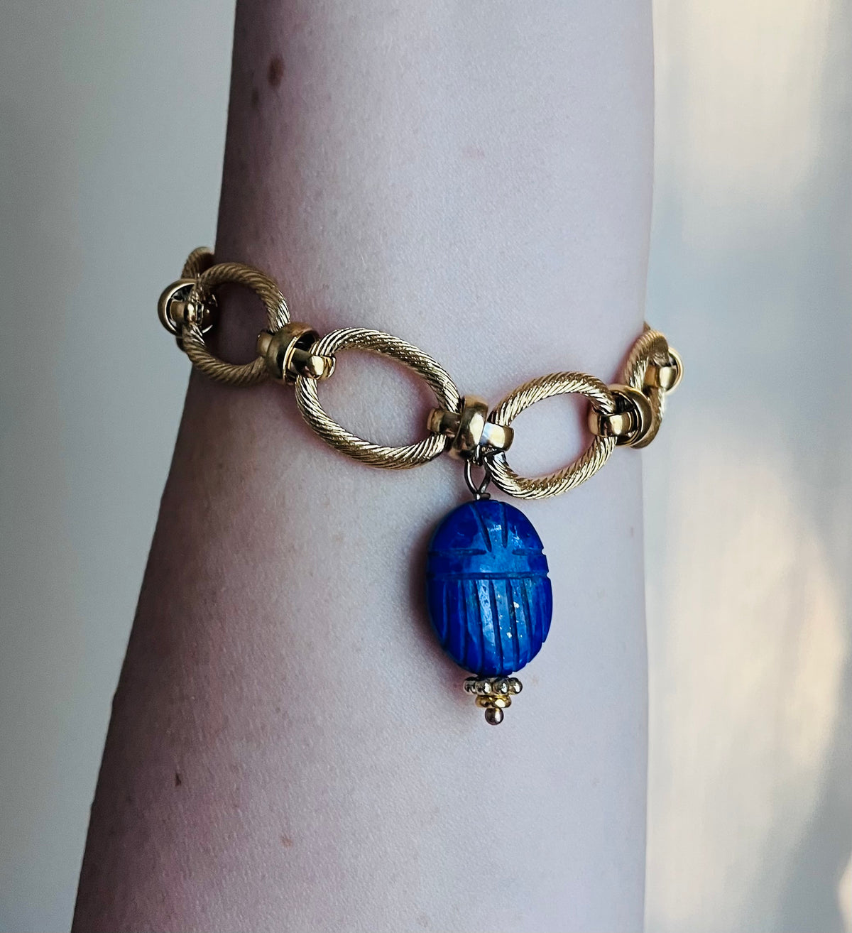 Bracelet amulette scarabée Lapis-lazuli
