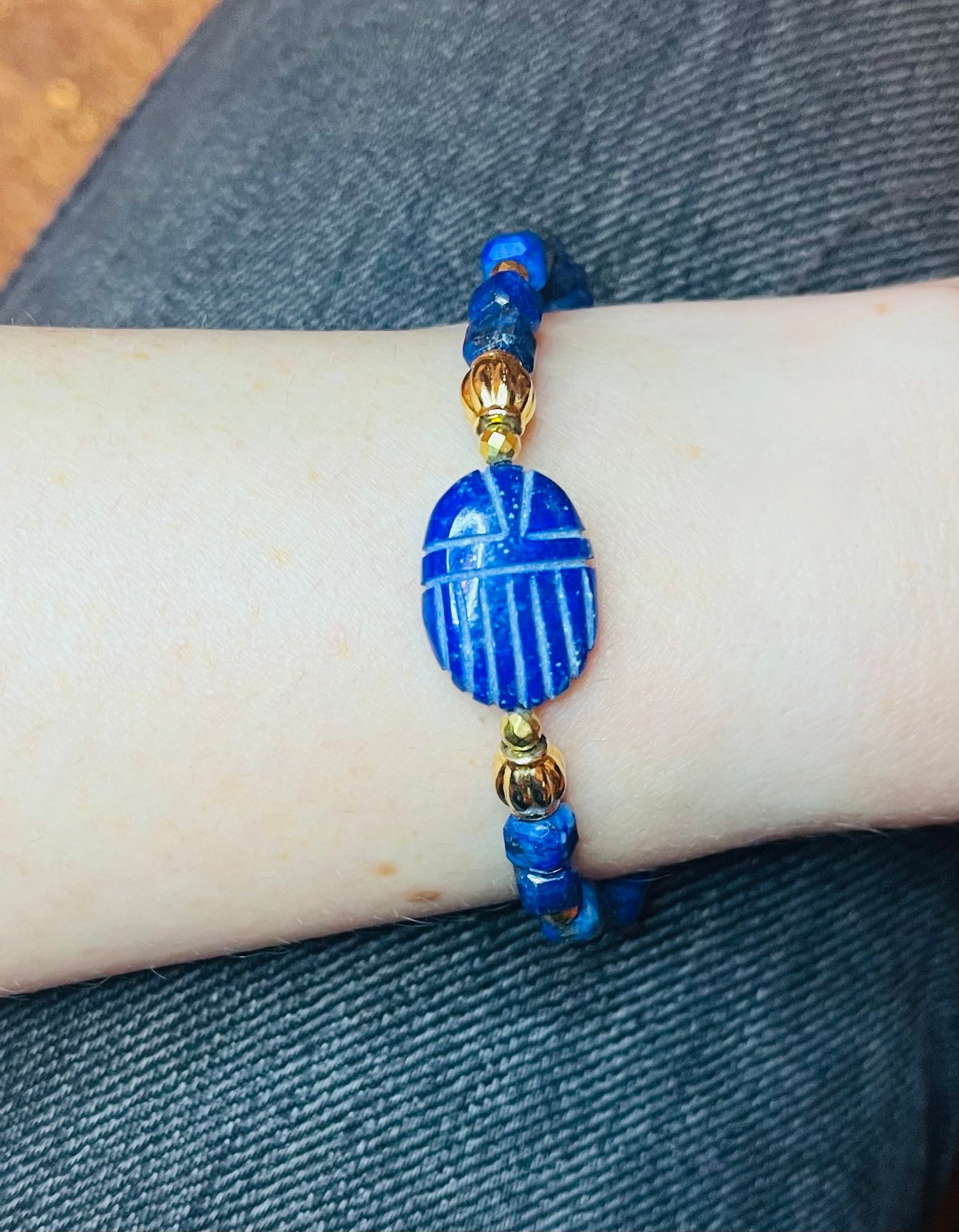 Bracelet amulette scarabée Lapis-lazuli