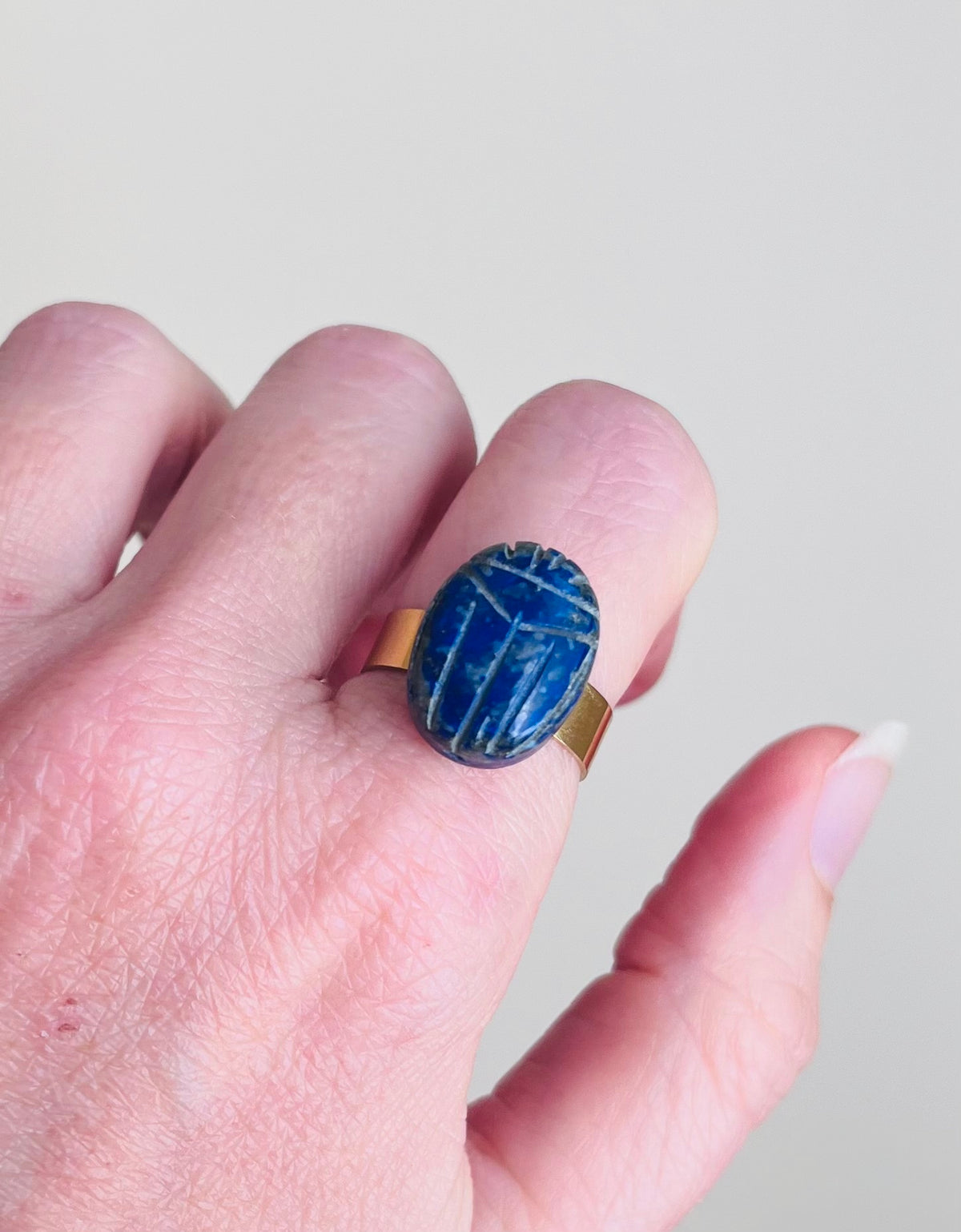 Bague talisman scarabée Lapis-lazuli porte bonheur