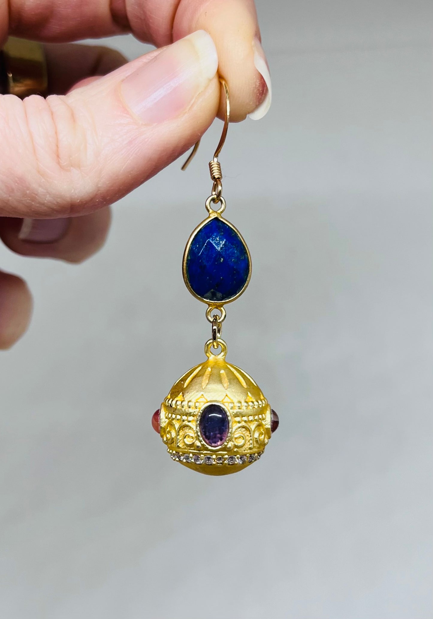 Single loop Indian talisman with multiple stones