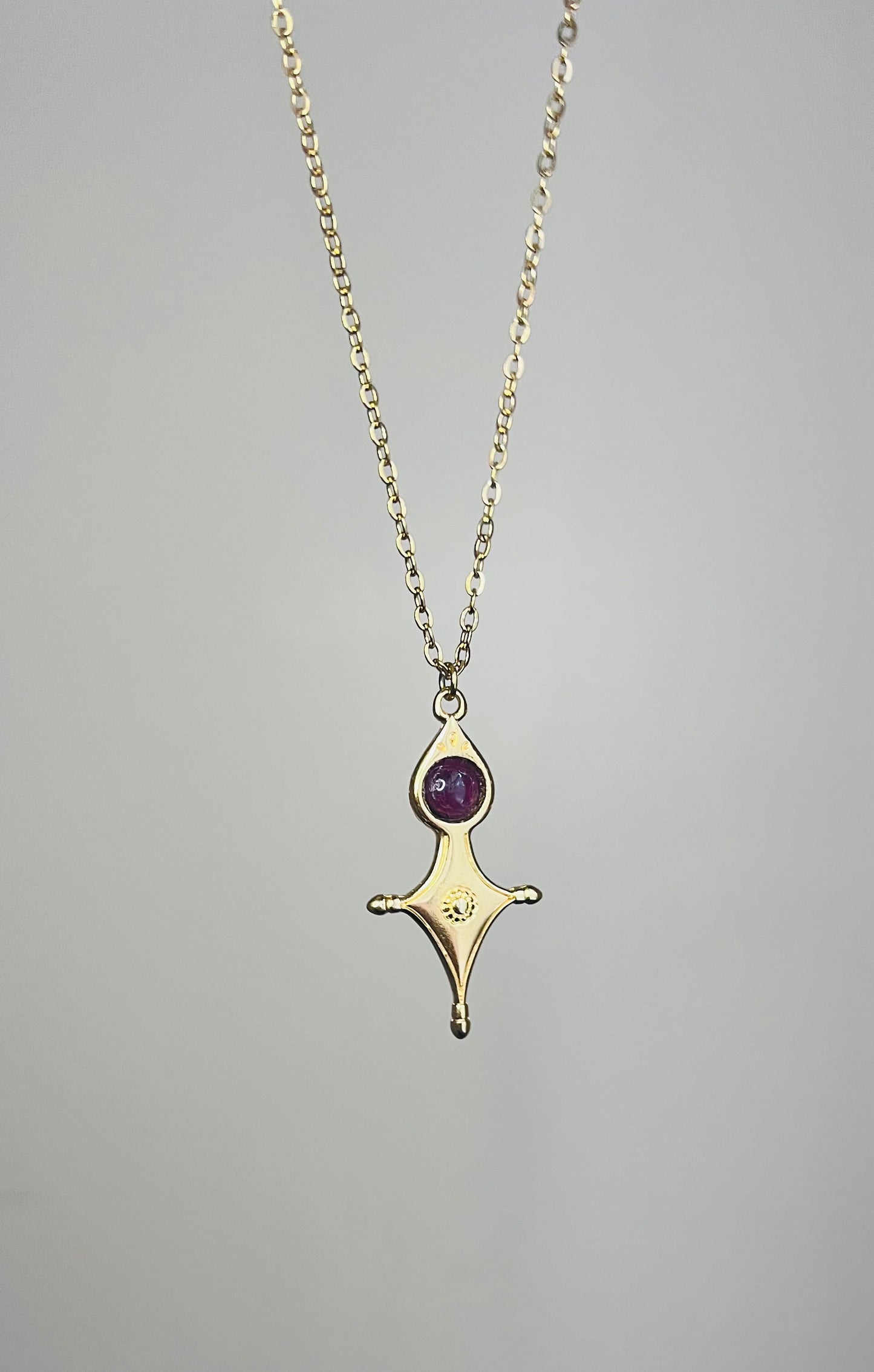 Collier Talisman Croix Touareg Grenat