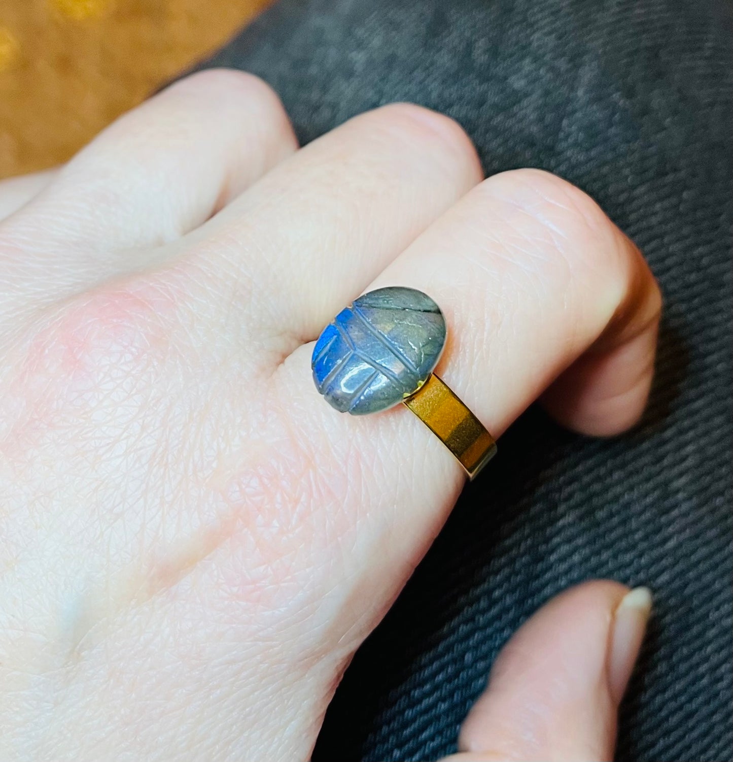 Bague grigri scarabée Labradorite