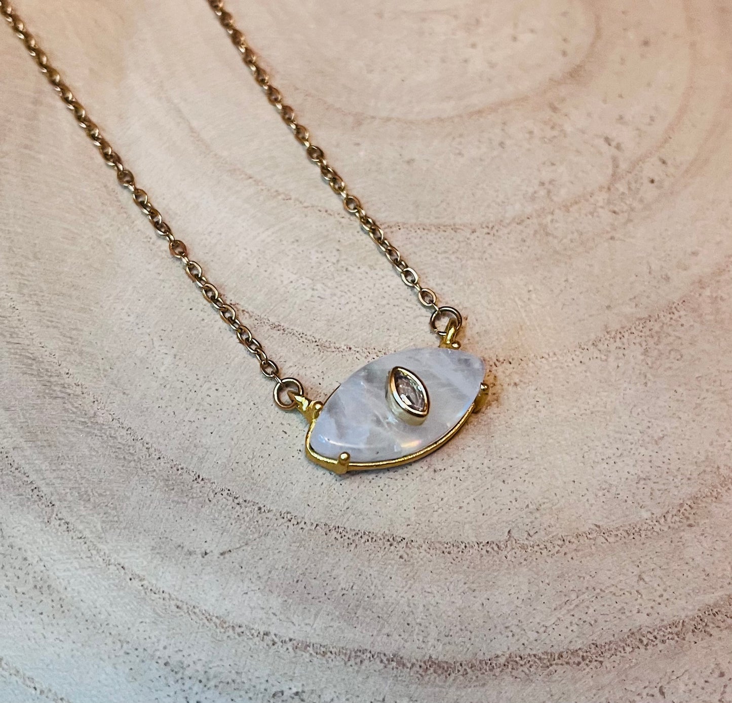 Collier talisman œil protecteur Pierre de Lune
