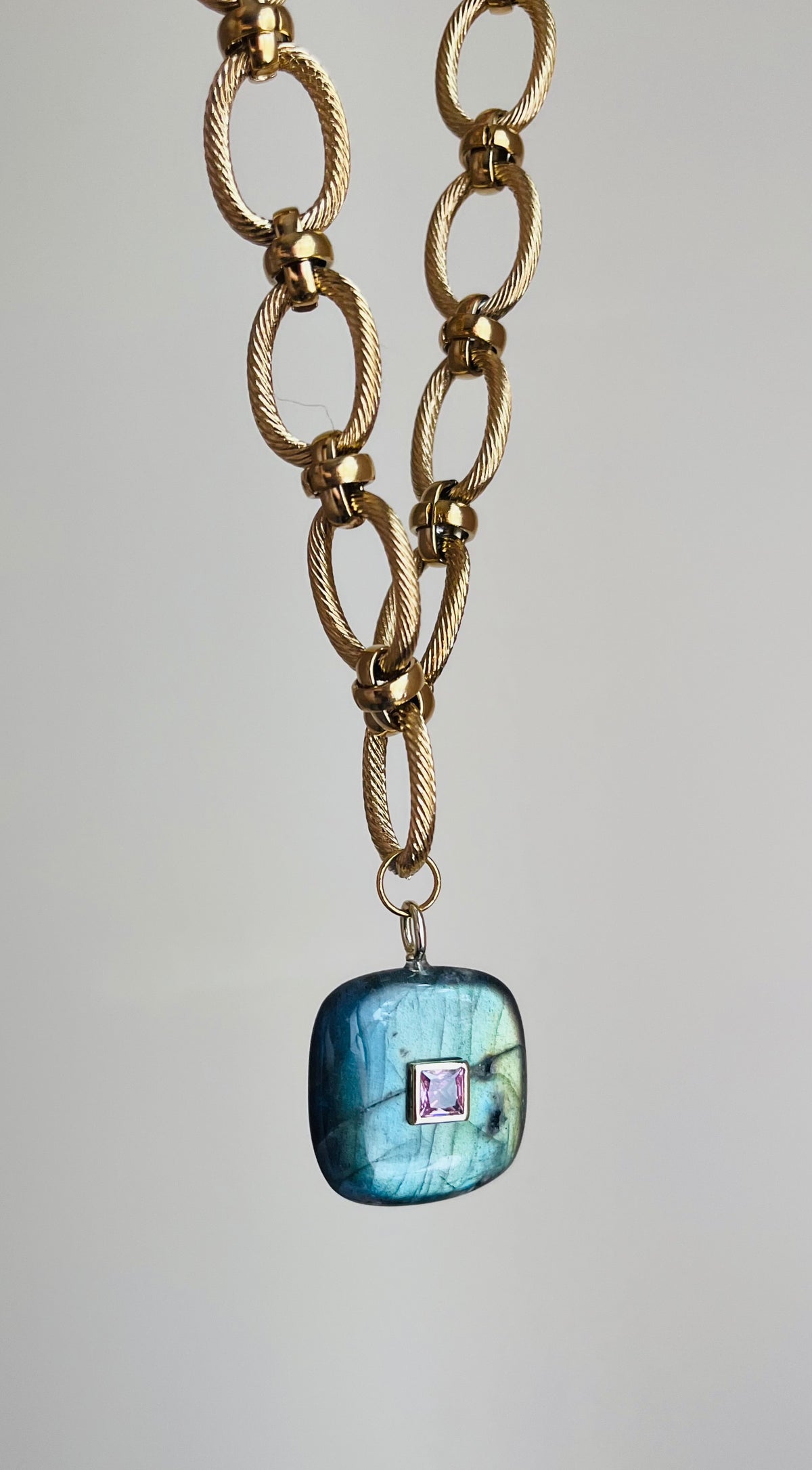 Collier grigri Labradorite