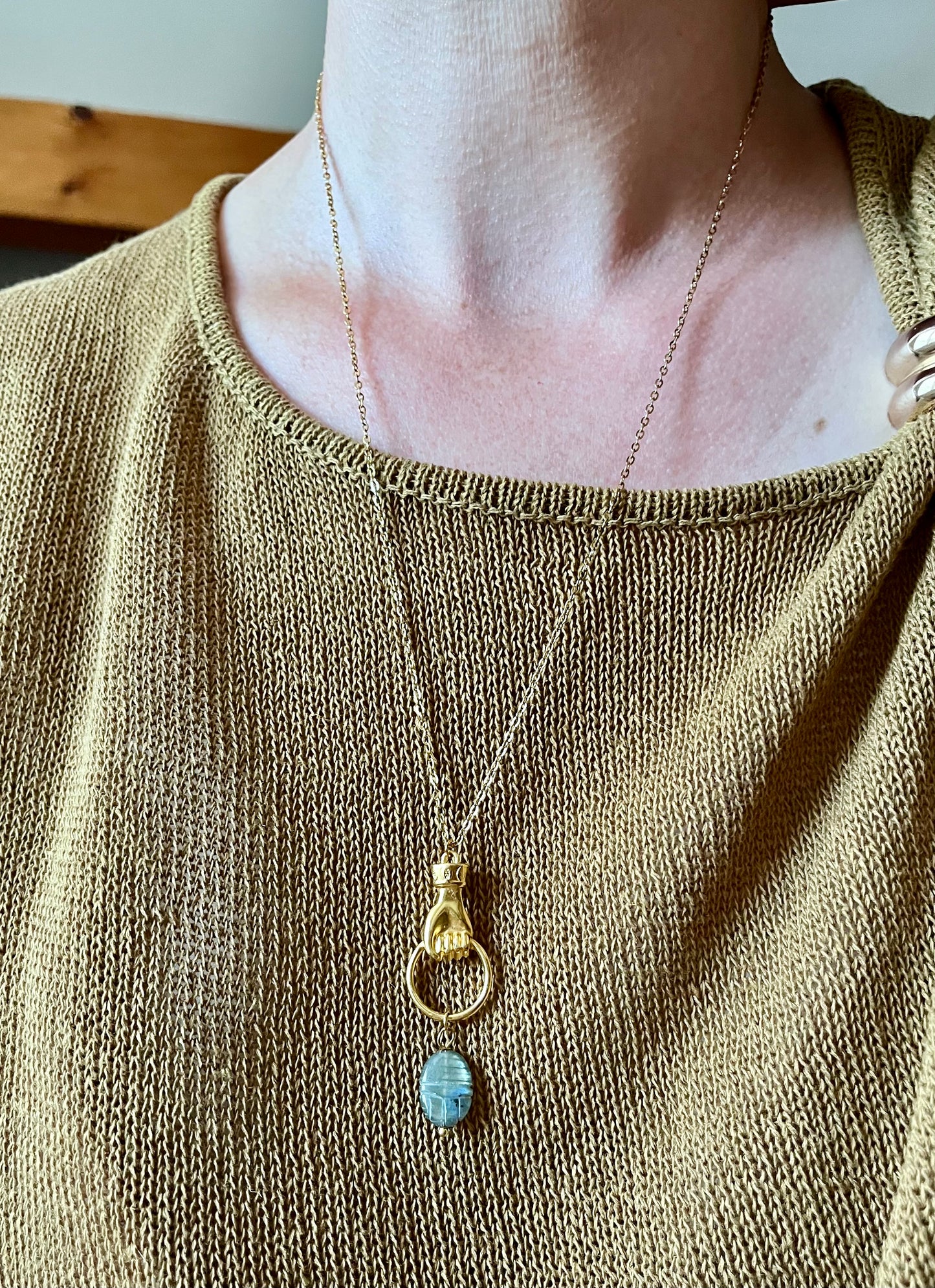 Collier sautoir talisman scarabée Labradorite
