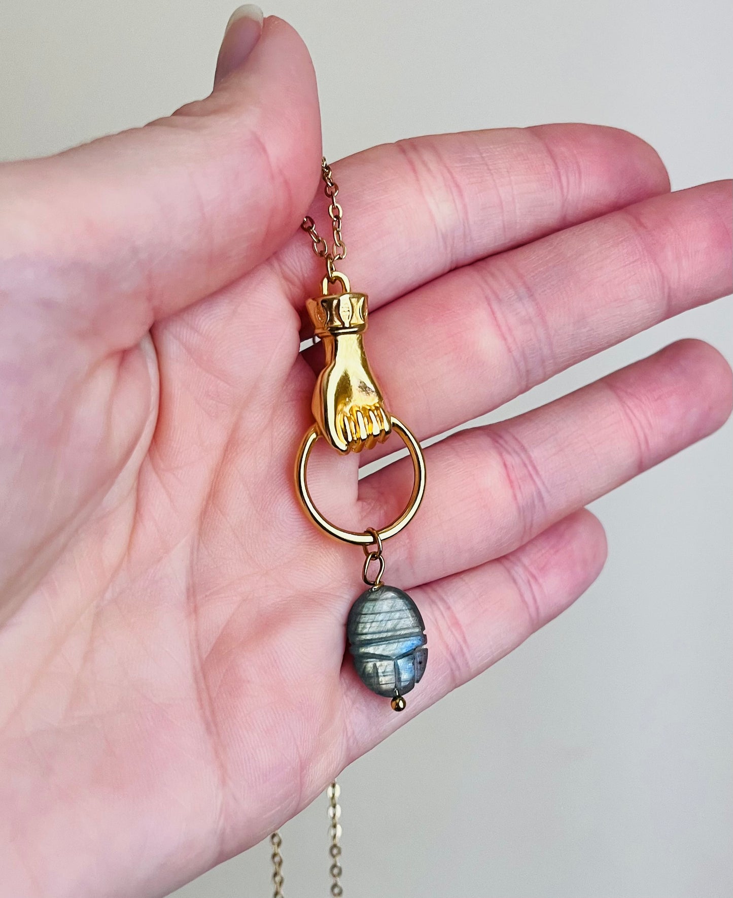 Collier sautoir talisman scarabée Labradorite