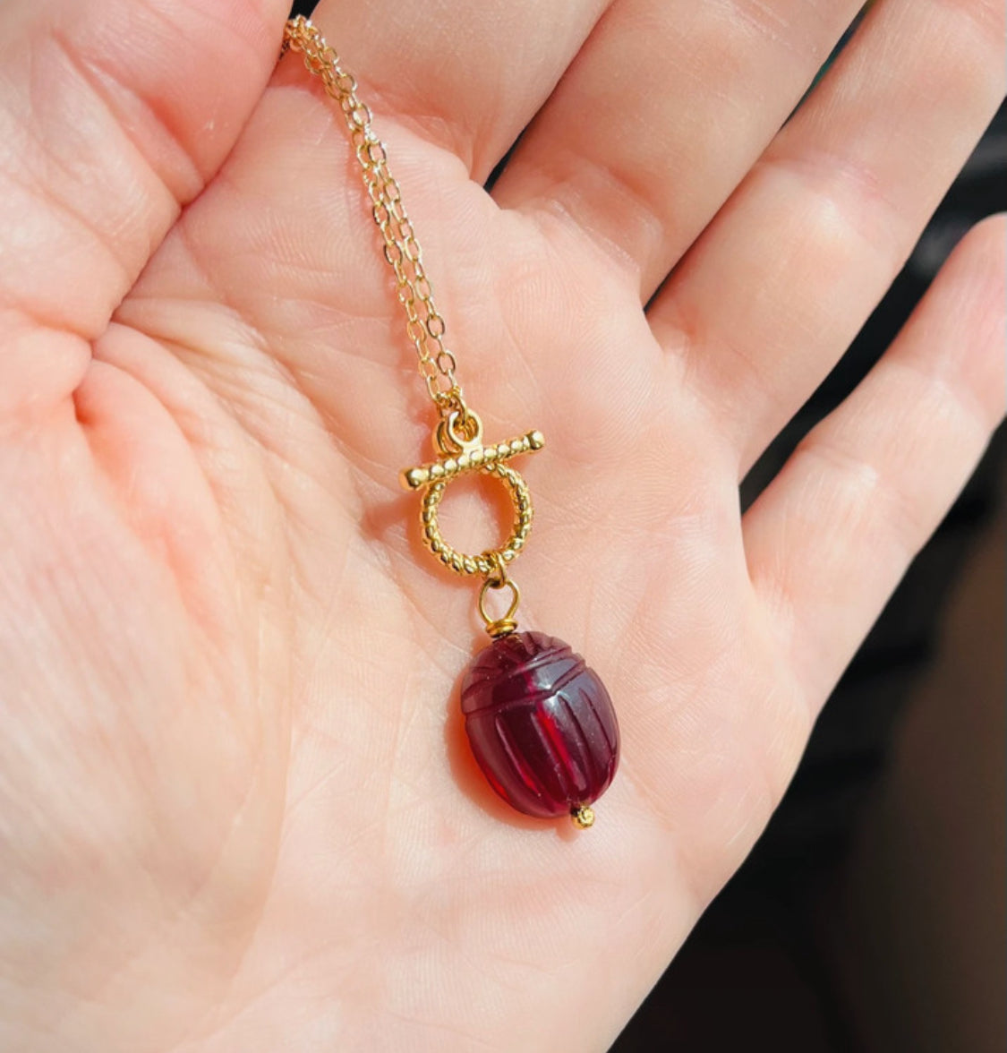 Collier talisman scarabée Grenat