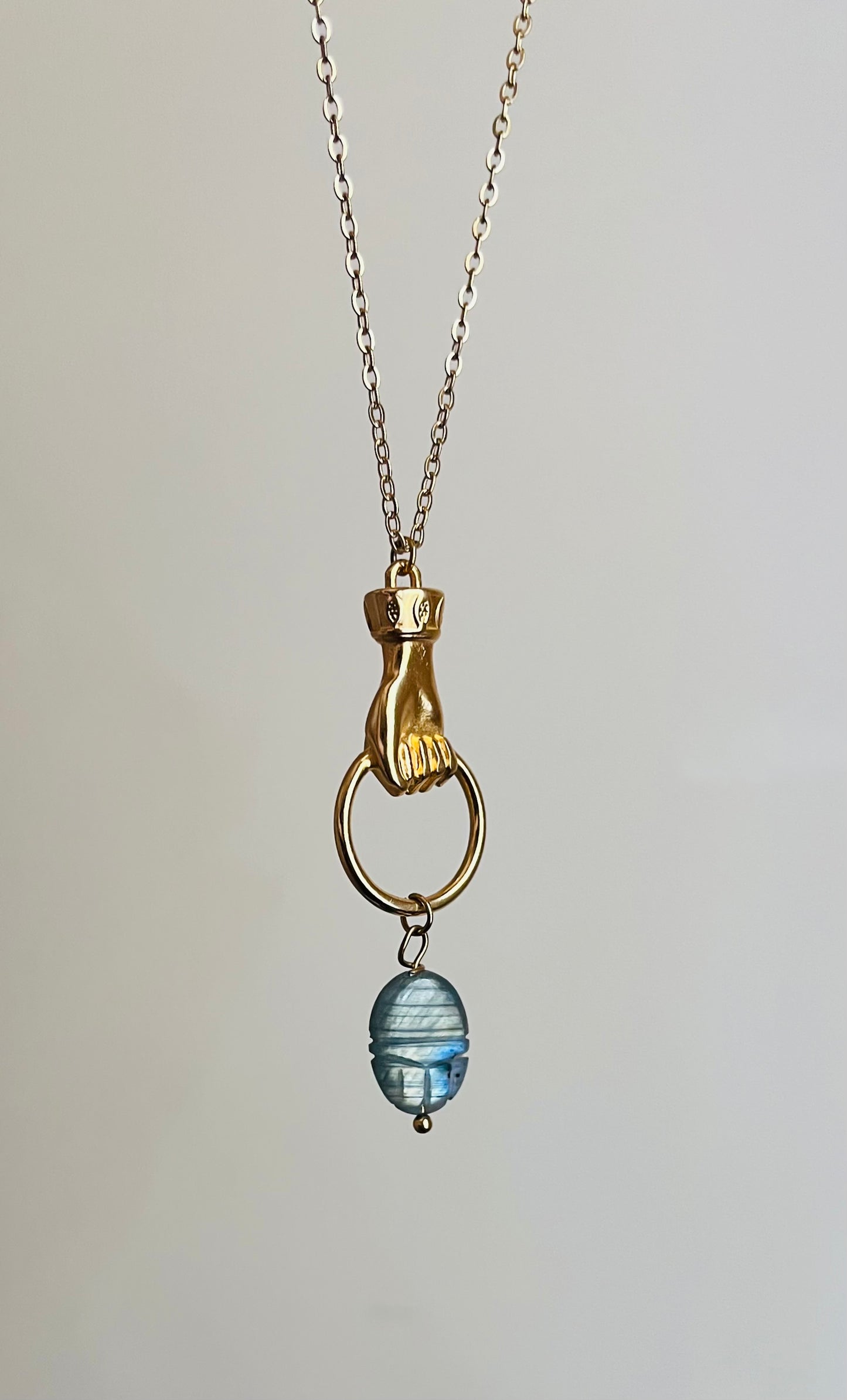 Collier sautoir talisman scarabée Labradorite