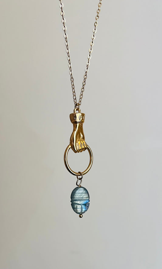 Collier sautoir talisman scarabée Labradorite