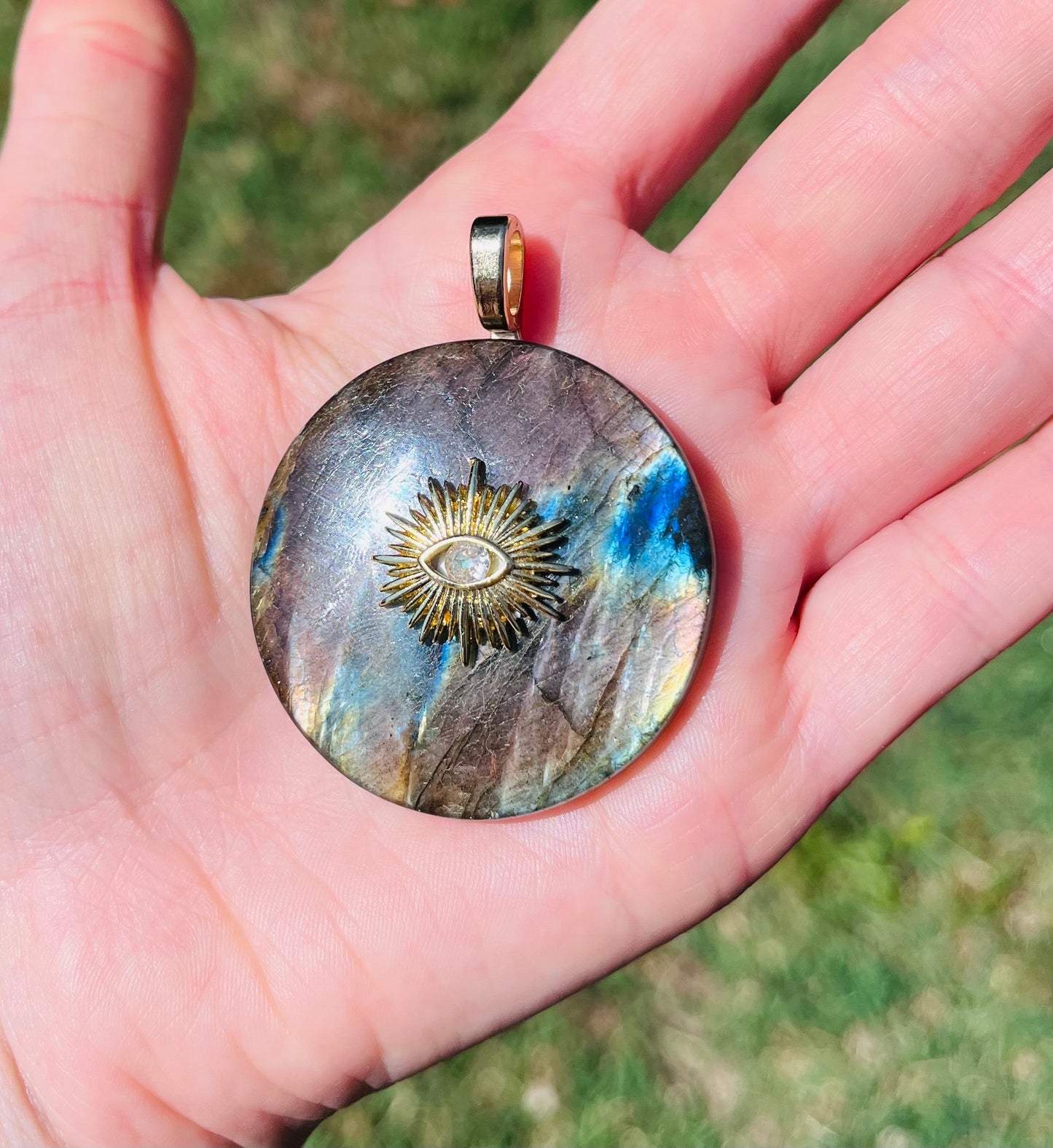 Pendentif grigri protecteur en Labradorite