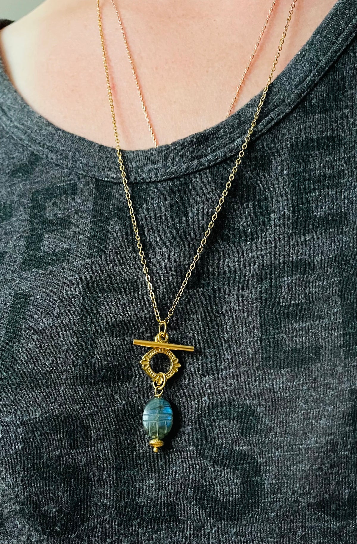 Collier Sautoir grigri scarabée porte bonheur Labradorite