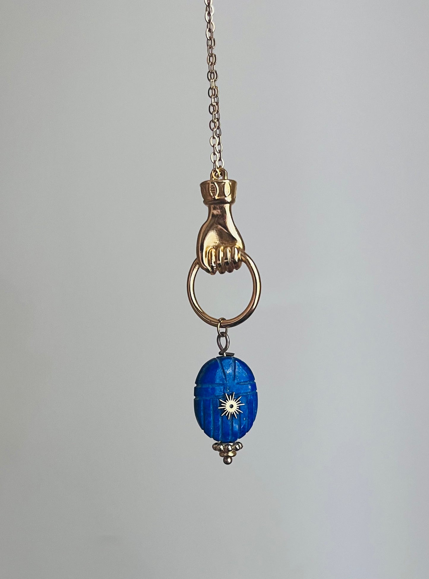 Collier sautoir talisman scarabée Lapis-lazuli
