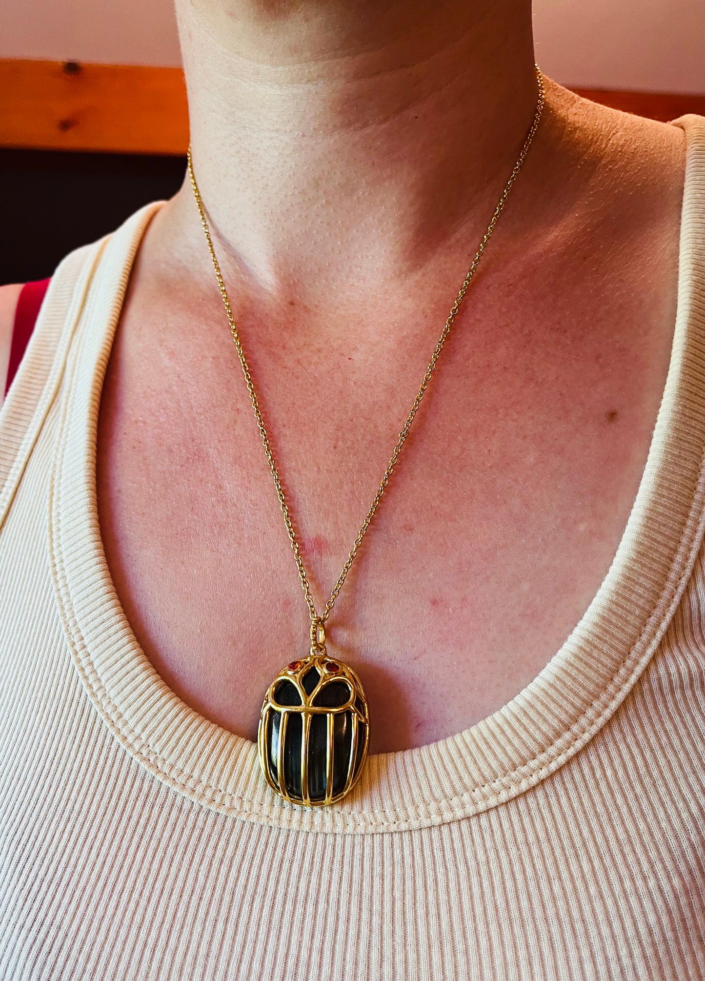 Collier amulette scarabée Labradorite