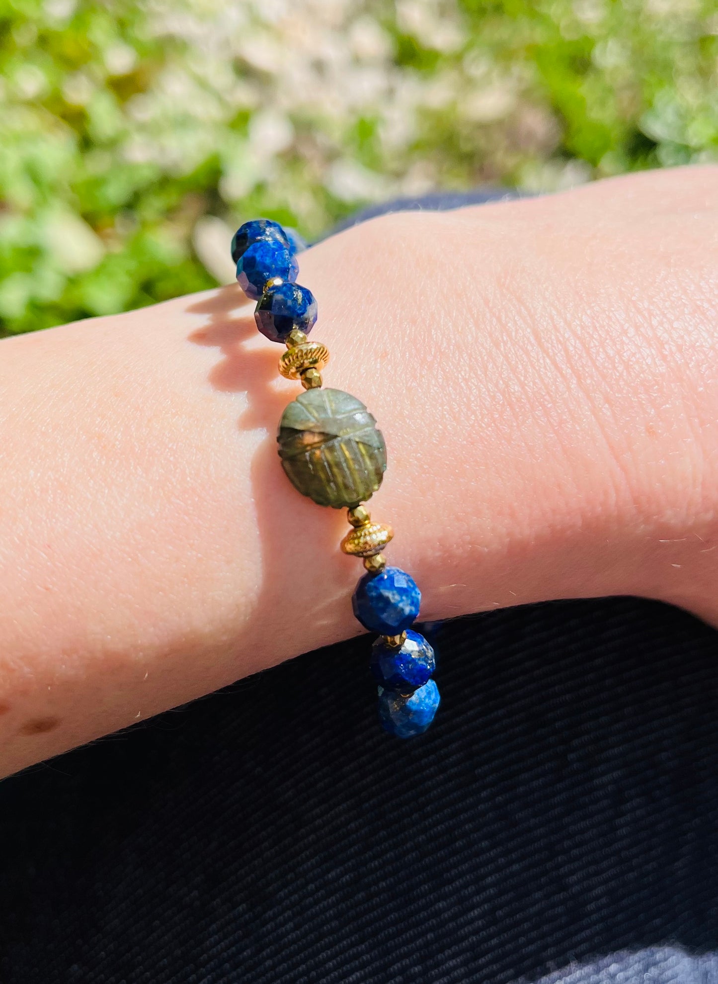 Bracelet amulette scarabée Labradorite et Lapis-lazuli