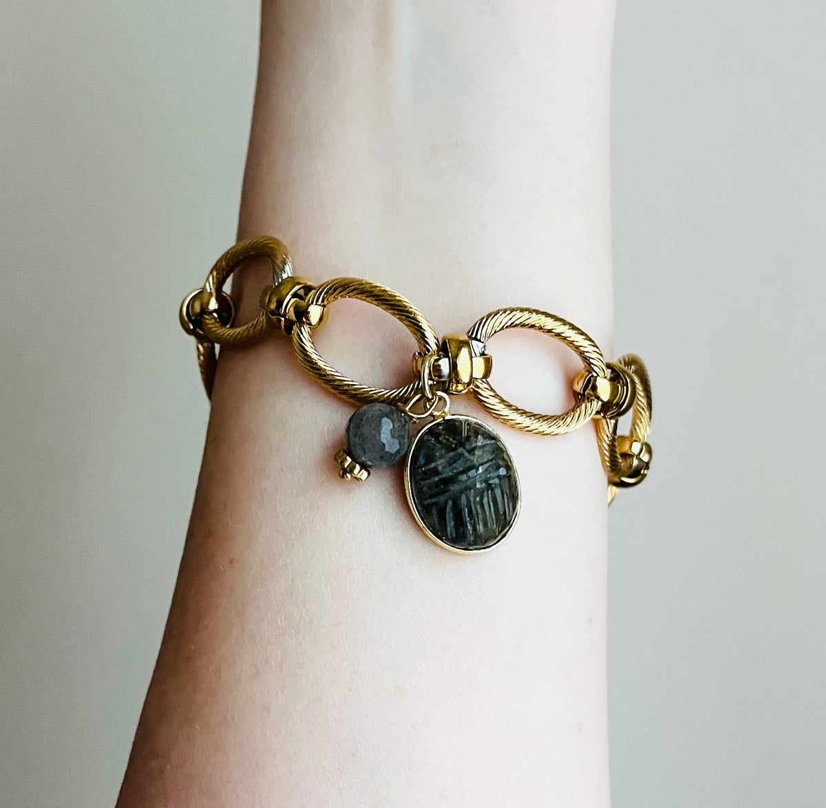 Bracelet grigri amulettes Labradorite