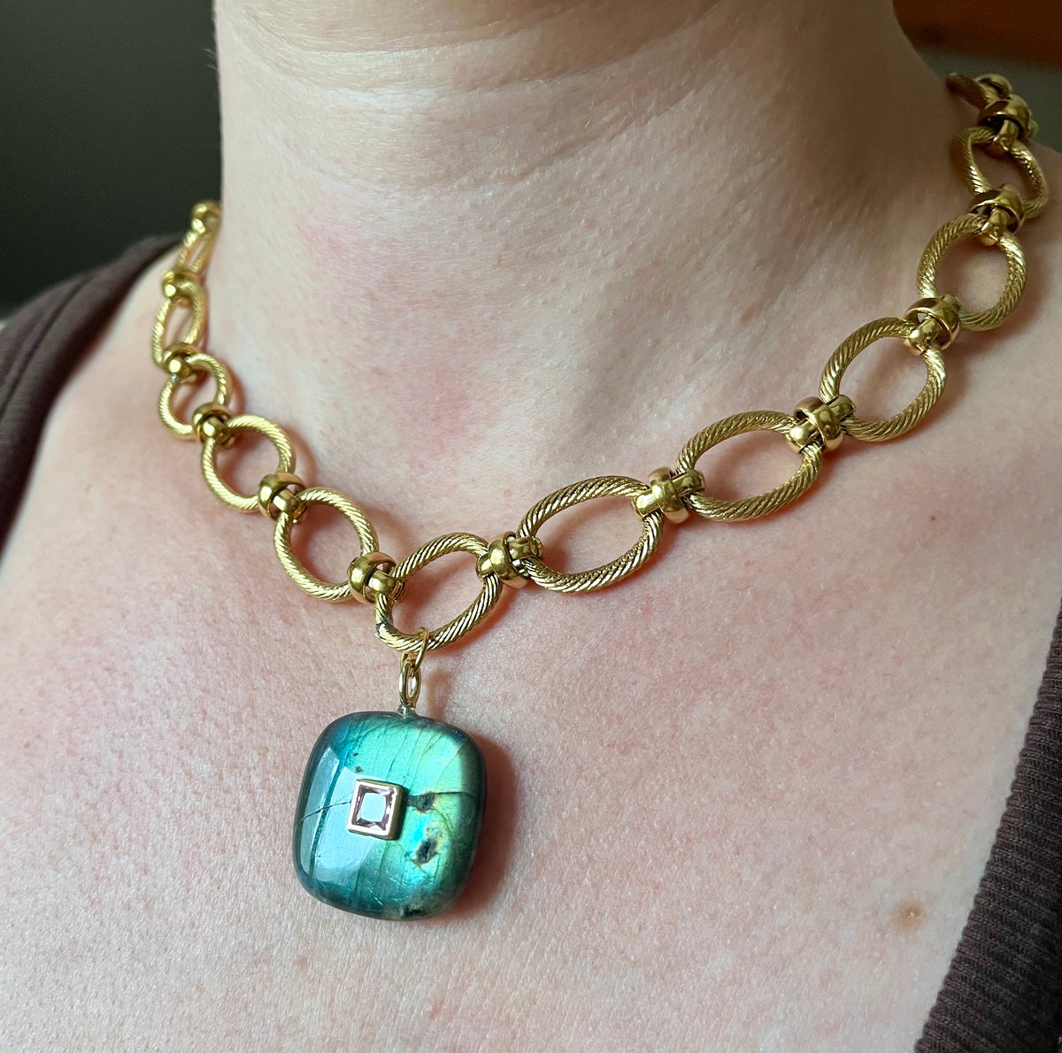 Collier grigri Labradorite