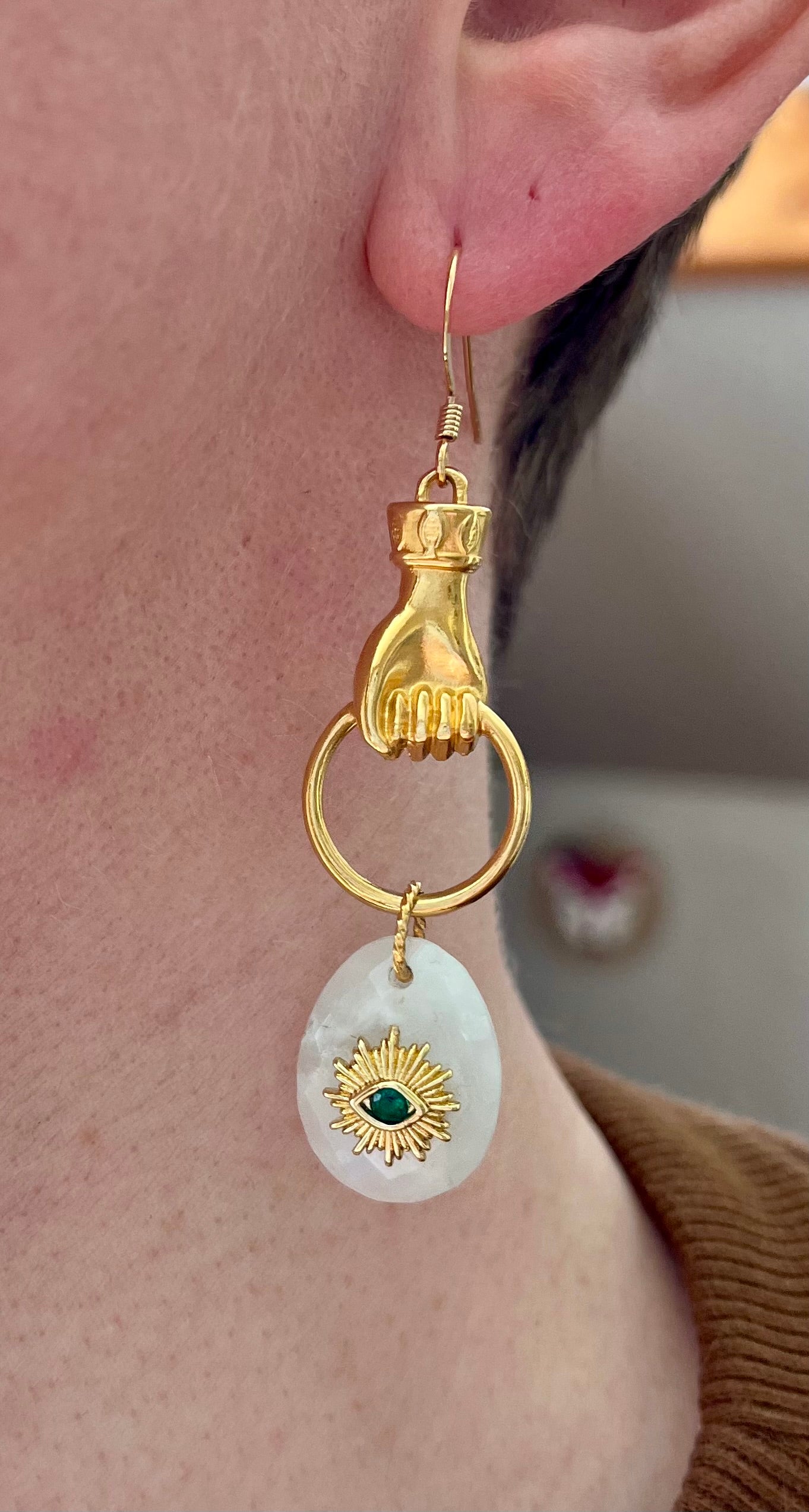 Mono boucle amulette Pierre de Lune