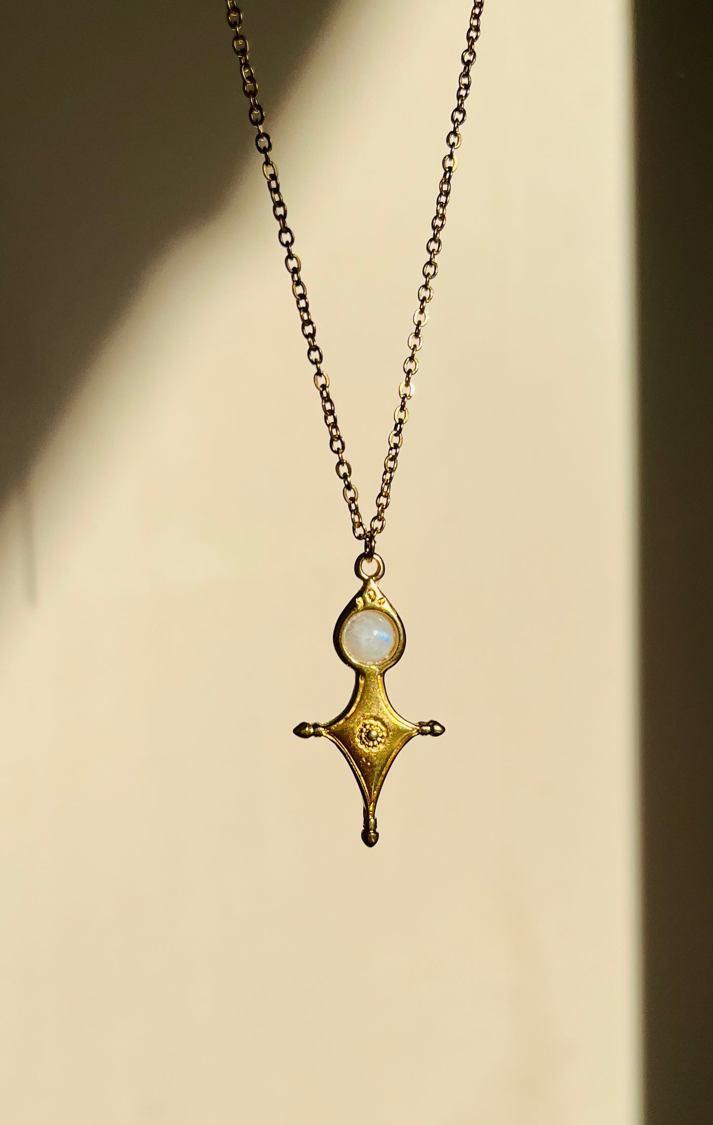 Collier Talisman Croix Touareg Pierre de Lune